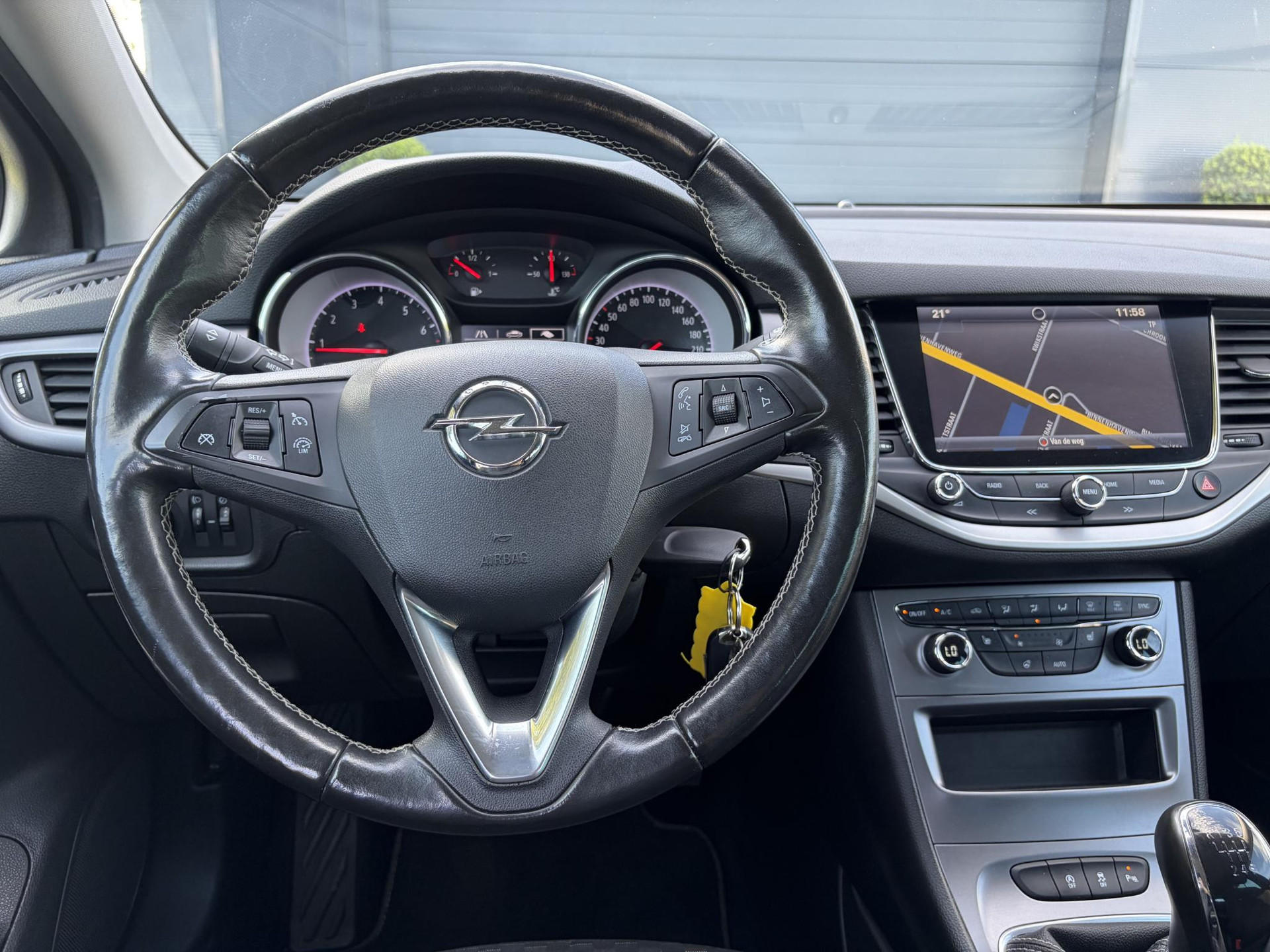 Opel Astra Sports Tourer 1.4 Turbo Online Edition ✓150pk✓2e Eigenaar✓Camera✓Carplay✓Navi✓Pdc V+A✓Stoelverw✓Stuurverw✓Clima✓Cruise✓Lm velgen✓6 Bak✓Comfortstoelen✓Dealer Onderhouden✓N.A.P✓Bj 12-2018✓Apk tot 01-2027