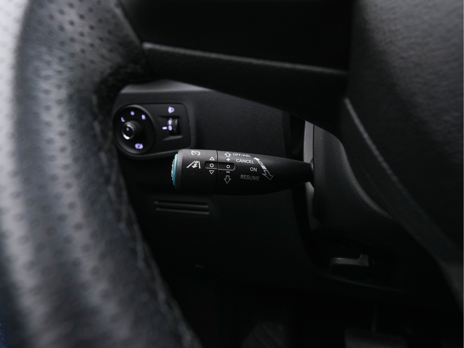 MG ZS EV Luxury 45 kWh (INCL-BTW) Aut. *PANO | LEATHER | CCS-FASTLOADER | KEYLESS | NAVI-FULLMAP | ADAPTIVE-CRUISE | CAMERA | HEATED-SPORTSEATS | CARPLAY | BLINDSPOT | DAB | LANE-ASSIST | 17''ALU*