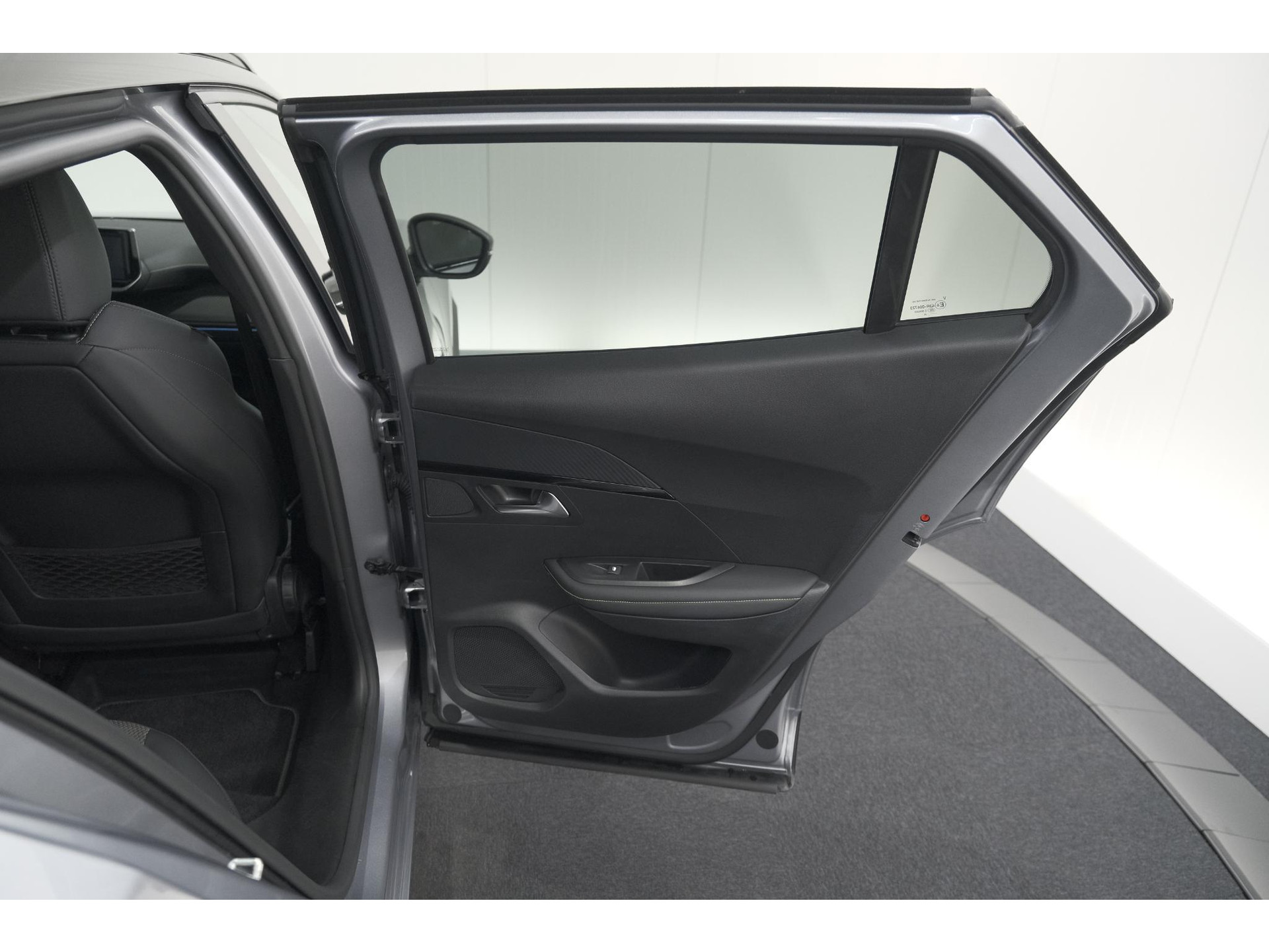 Peugeot e-2008 EV GT 50 kWh | 3 Fase | 360 Camera | Adaptieve Cruise Control | Dodehoekdetectie