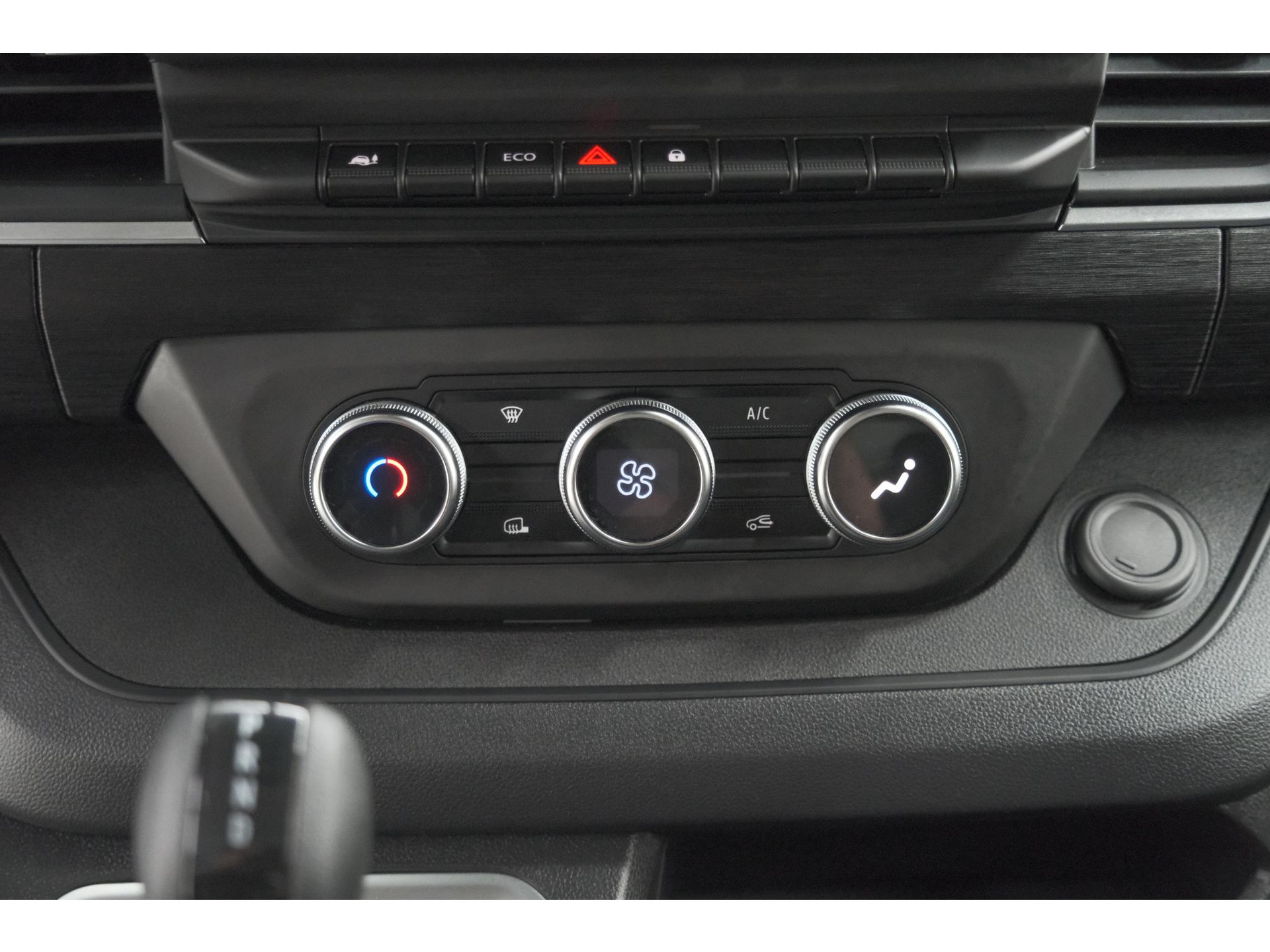 Renault Trafic E-Tech T29 L1H1 Advance 52 kWh | Laadruimte-pakket | Parkeerpakket | 3 fase lader | Camera