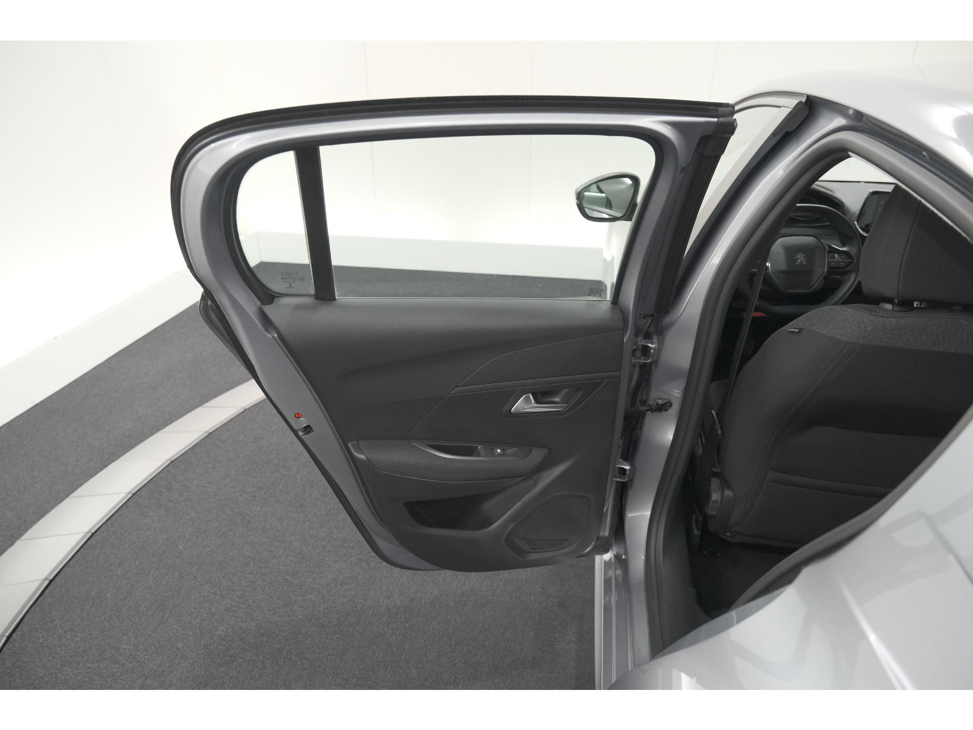 Peugeot 208 PureTech 75 Active Pack | Navigatie | Parkeersensoren | Apple Carplay | Allseason Banden