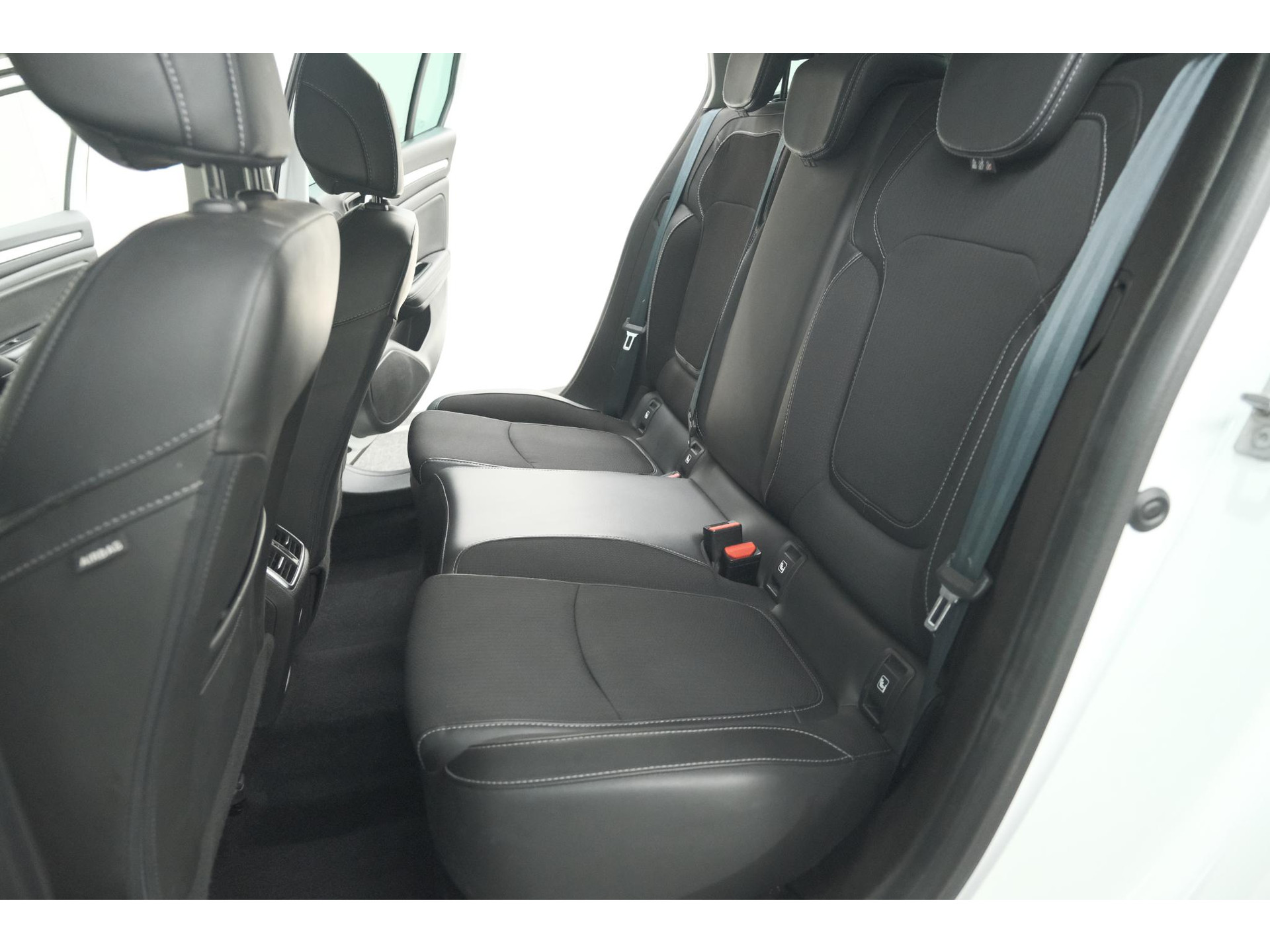 Renault Mégane Estate TCe 140 EDC Techno | Trekhaak | Camera | Navigatie | 9.3 Inch Groot Scherm