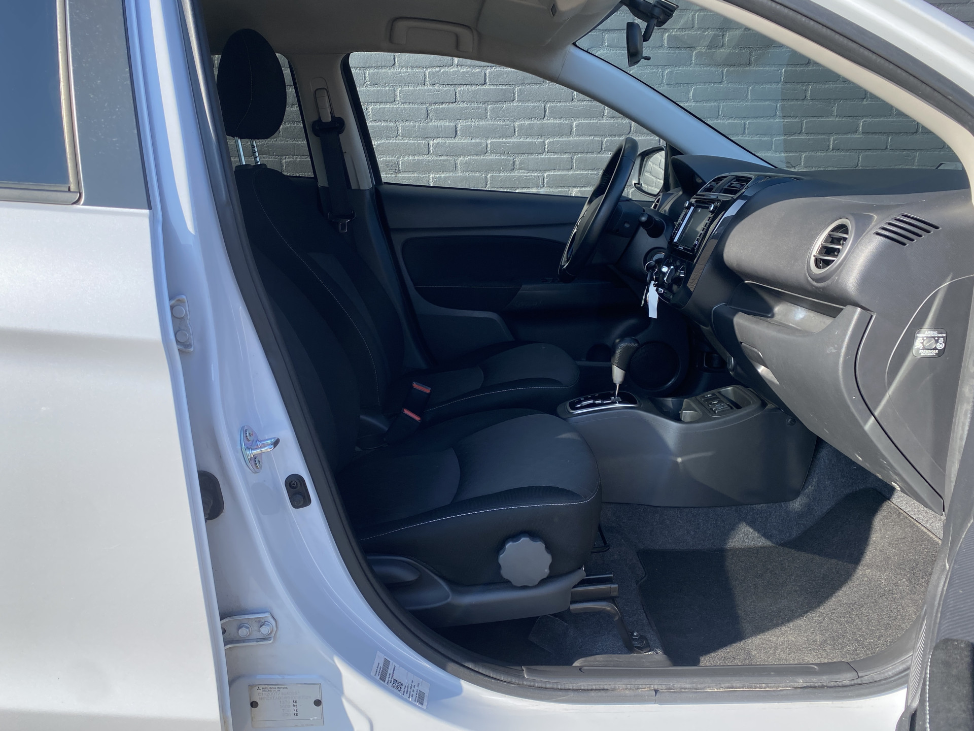 Mitsubishi Space Star 1.2 Instyle AUT. | 1e eigenaar | dealer onderhouden | navigatie | cruise control | stoelverwarming