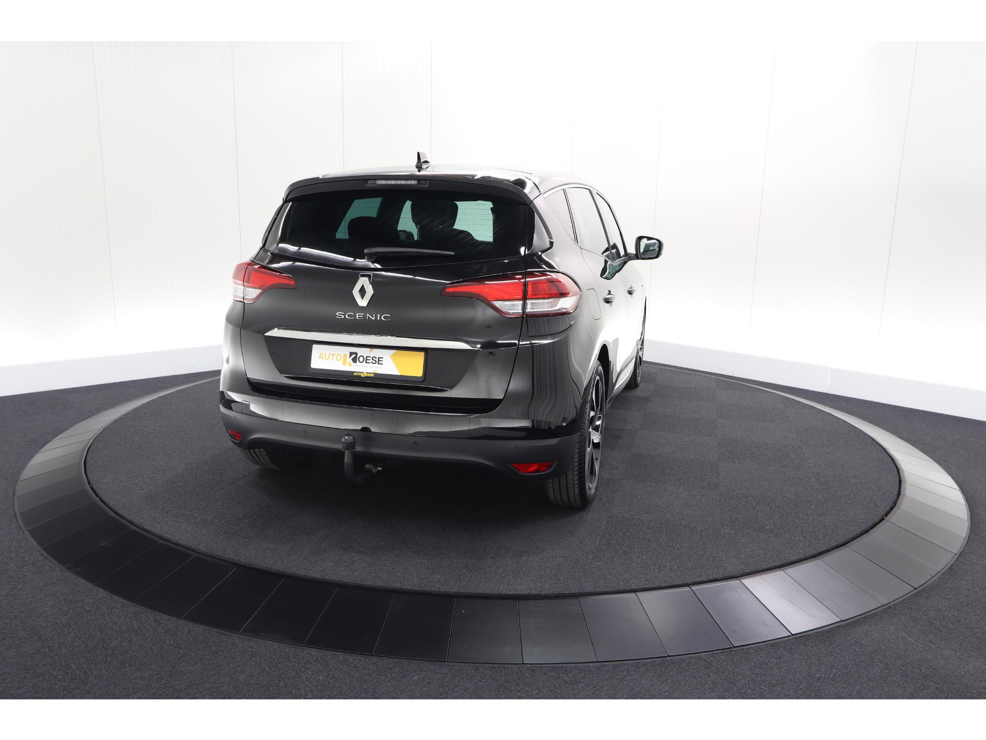 Renault Scénic TCE 160 EDC Black Edition | Trekhaak | Adaptieve Cruise Control | BOSE Premium Audio | Panoramadak