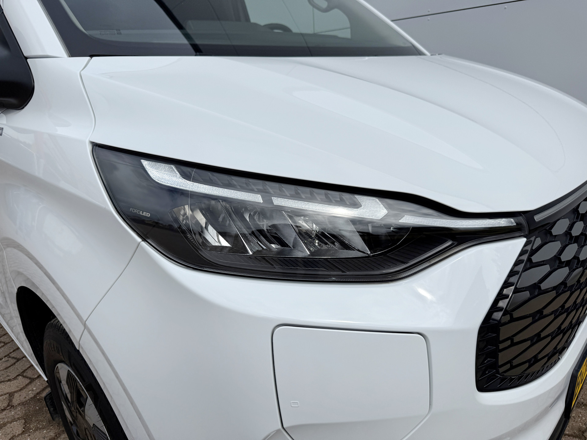 Ford e-Transit Custom 65kWh 136PK Elektrisch L1 344KM WLTP 2300kg Trekvermogen BEV Snelladen LED ACC Camera Carplay Parkeersensoren v+a