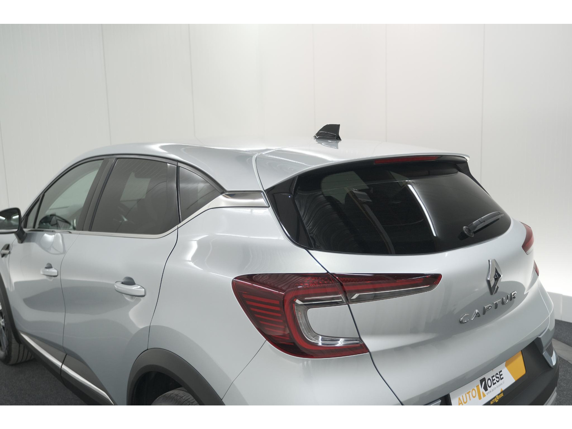 Renault Captur Mild Hybrid 140 EDC Techno | Camera | 9.3 Inch Groot Scherm | Stoelverwarming | Apple Carplay