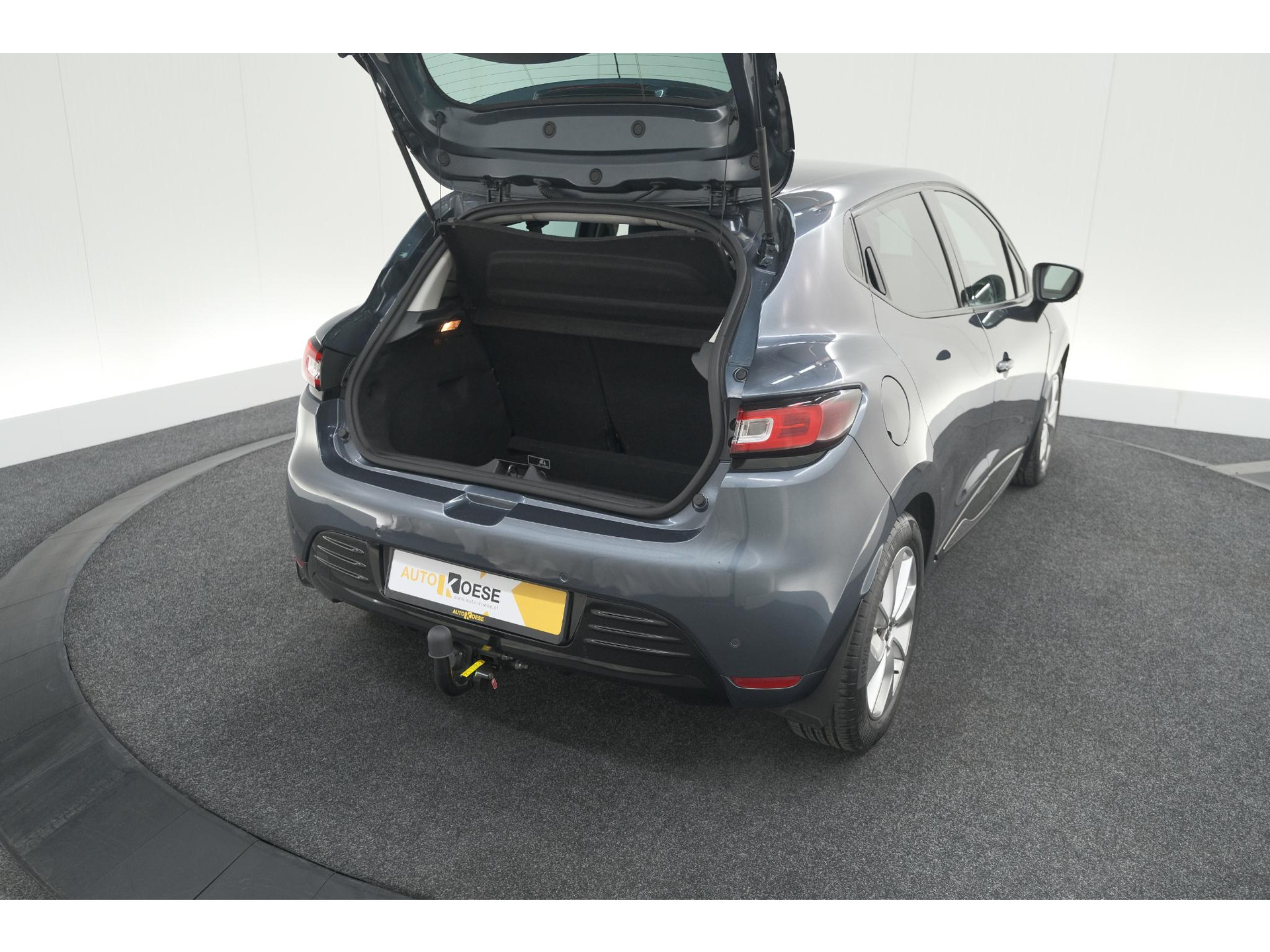Renault Clio 1.2 Limited | Trekhaak | Navigatie | Parkeersensoren | Climate Control