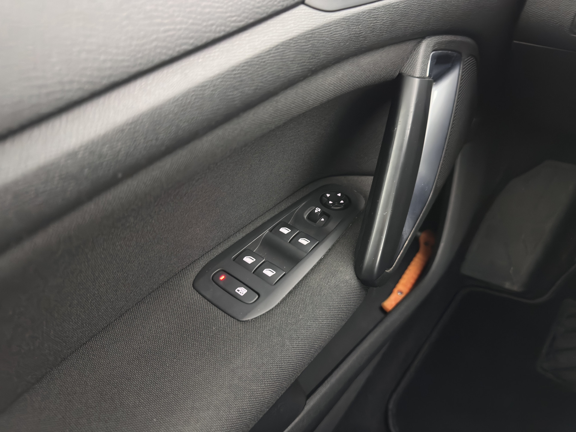 Peugeot 308 SW 1.6 BlueHDI Blue Lease Premium Aut. *PANO | FULL-LED | NAVI-FULLMAP | SPORT-SEATS | PRIVACY-GLASS | ECC | PDC | CRUISE | 16''ALU*