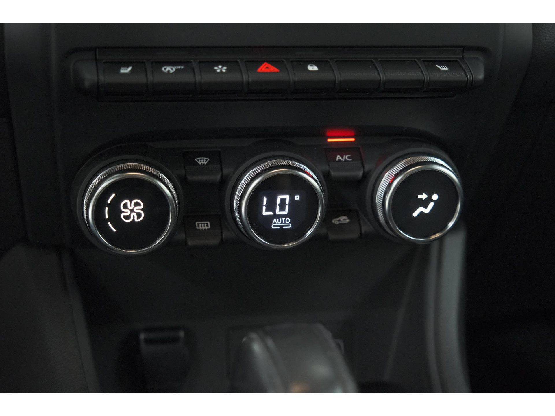 Renault Captur Mild Hybrid 140 EDC Intens | Camera | Navigatie | Parkeersensoren | Stoelverwarming