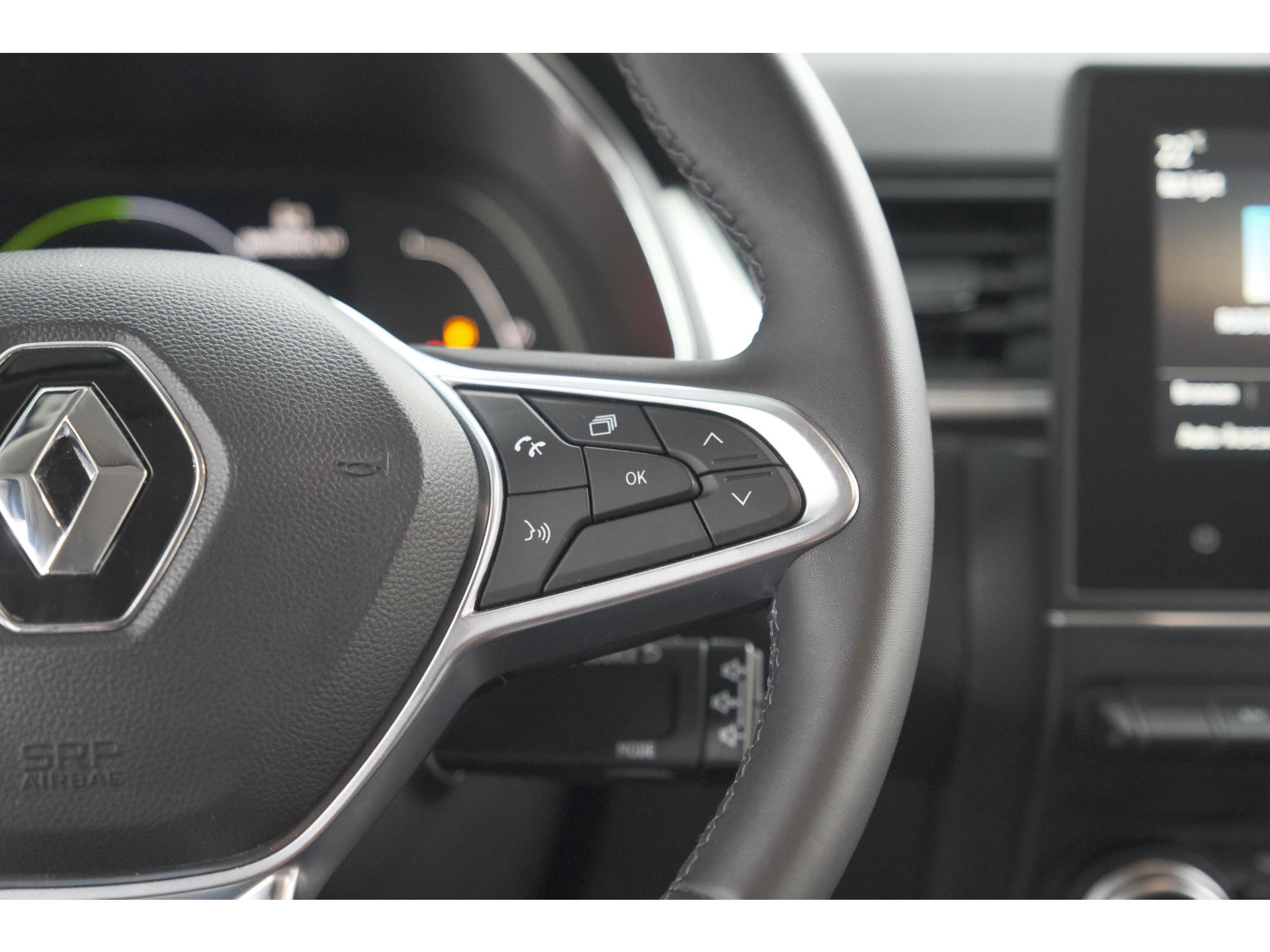 Renault Captur 1.6 E-Tech full hybrid 145 techno | Camera | Parkeersensoren | Climate control | Keyless