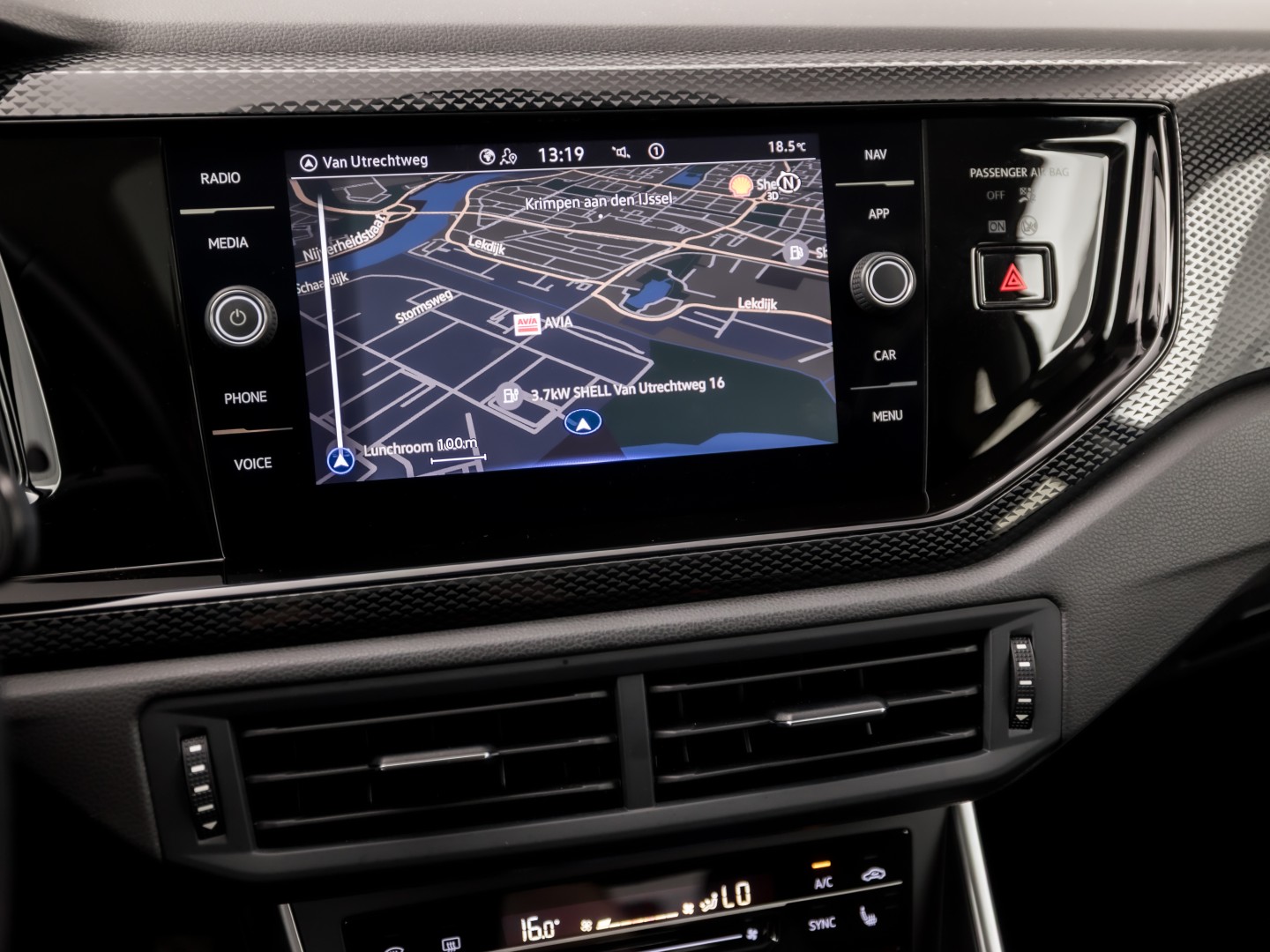Volkswagen Taigo 1.0 TSI Sport (PANORAMADAK, 1e EIGENAAR, VIRTUAL COCKPIT, APPLE CARPLAY, GROOT NAVI, CLIMATE, STOELVERWARMING, SPORTSTOELEN, GETINT GLAS, IQ LIGHT, NIEUWSTAAT)