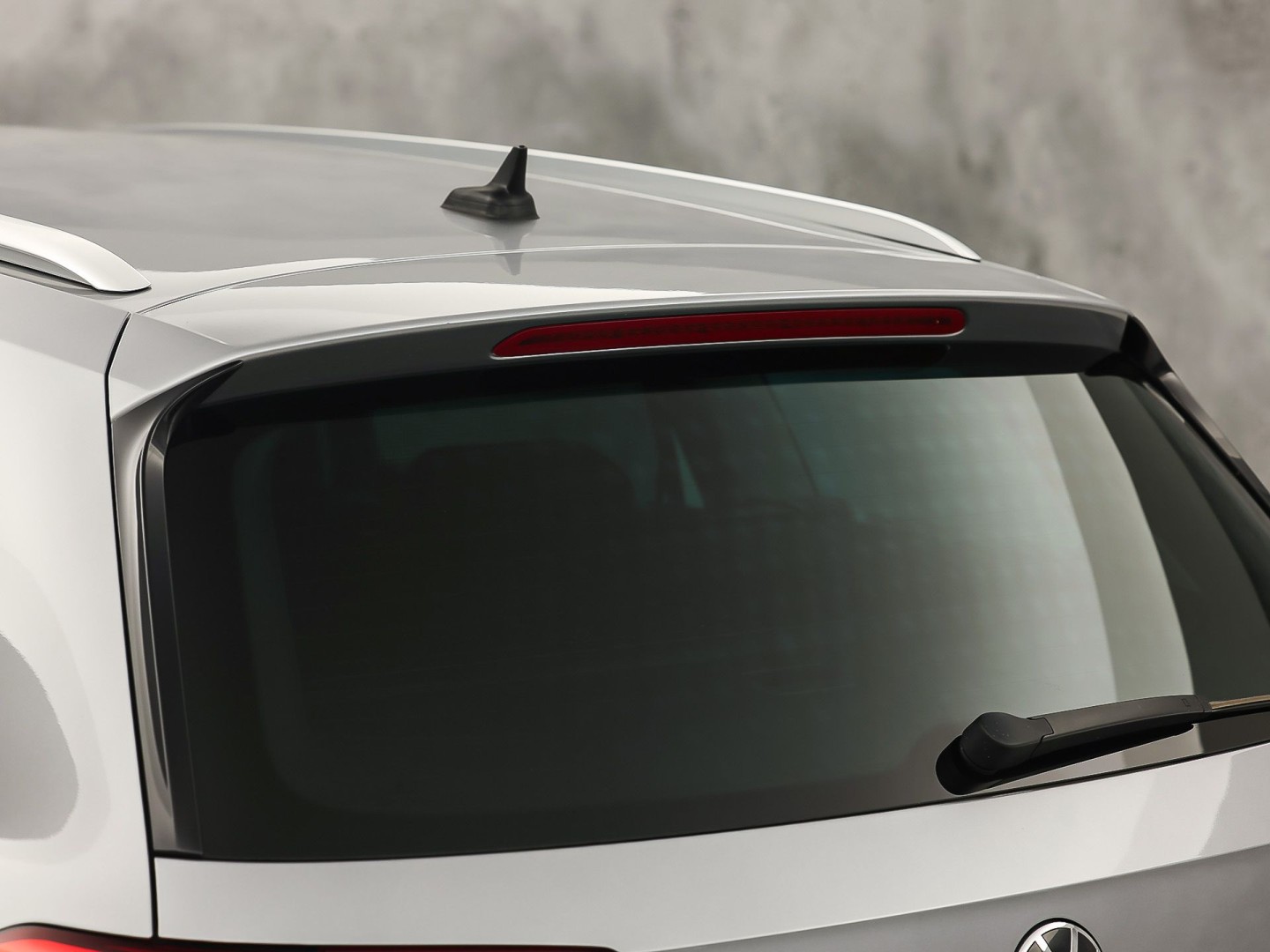 Volkswagen Passat Variant 1.4 TSI PHEV GTE 218Pk Automaat (APPLE CARPLAY, SOH 88,9%, GROOT NAVI, CAMERA, TREKHAAK, KEYLESS, SPORTSTOELEN, STOELVERWARMING, GETINT GLAS, NIEUWSTAAT)