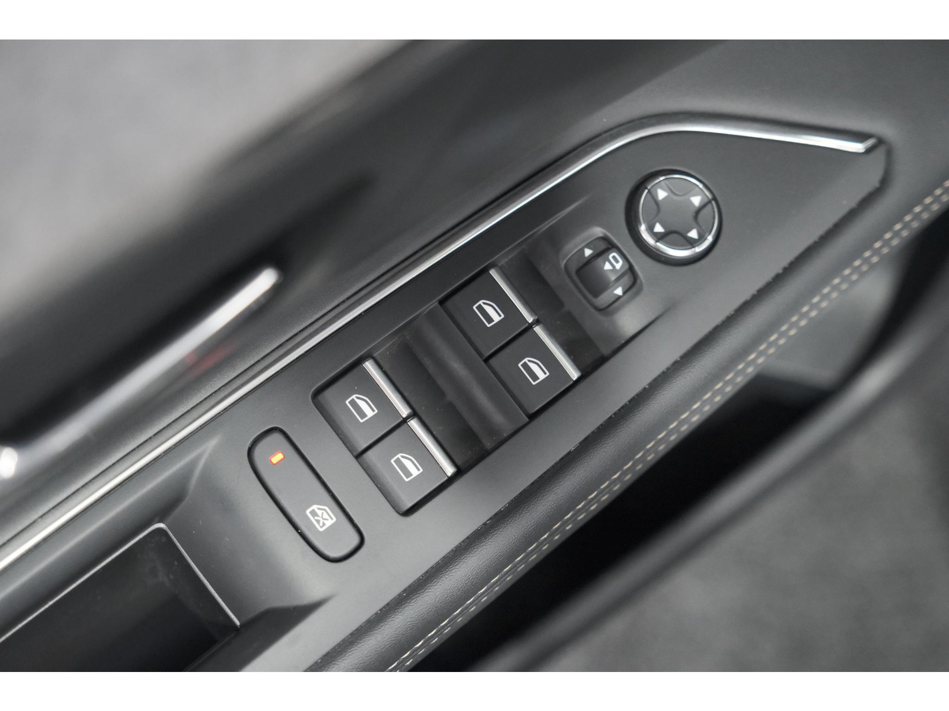 Peugeot 3008 HYbrid4 300 GT | Elektrisch Panoramadak | Dodehoekdetectie | Camera | Navigatie