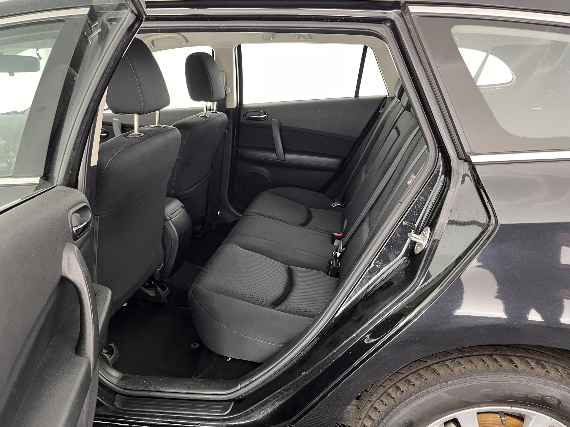 Mazda 6 Sportbreak 2.2 CiTD Business *AIRCO | CRUISE | COMFORT-SEATS | RADIO-CD/MP3 | 16''ALU*