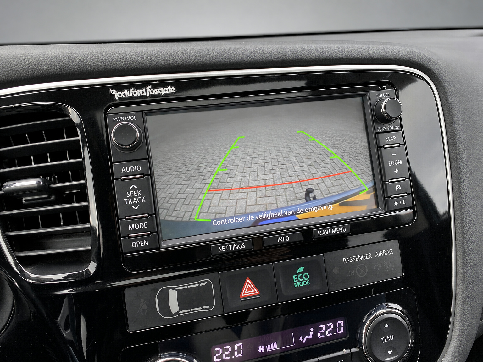 Mitsubishi Outlander 2.0 PHEV Instyle 4WD 203 pk | navigatie | leder interieur | schuifdak | trekhaak | elektr. achterklep