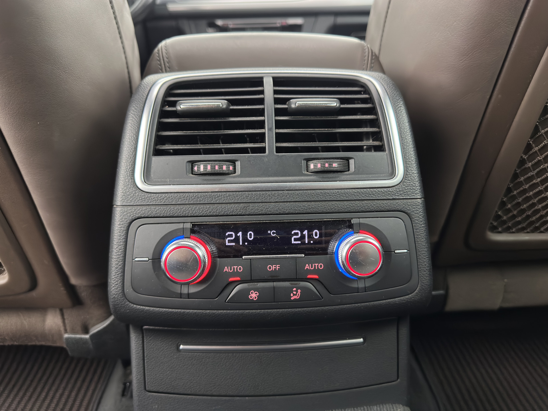 Audi A6 Allroad Quattro 3.0 TDI Aut. *PANO | LEATHER | BI-XENON | BOSE-SURROUND-SYSTEM |  NAVI-FULLMAP | HEATED-COMFORTSEATS | ECC | AIRSUSPENSION | PDC | CRUISE | 18''ALU*