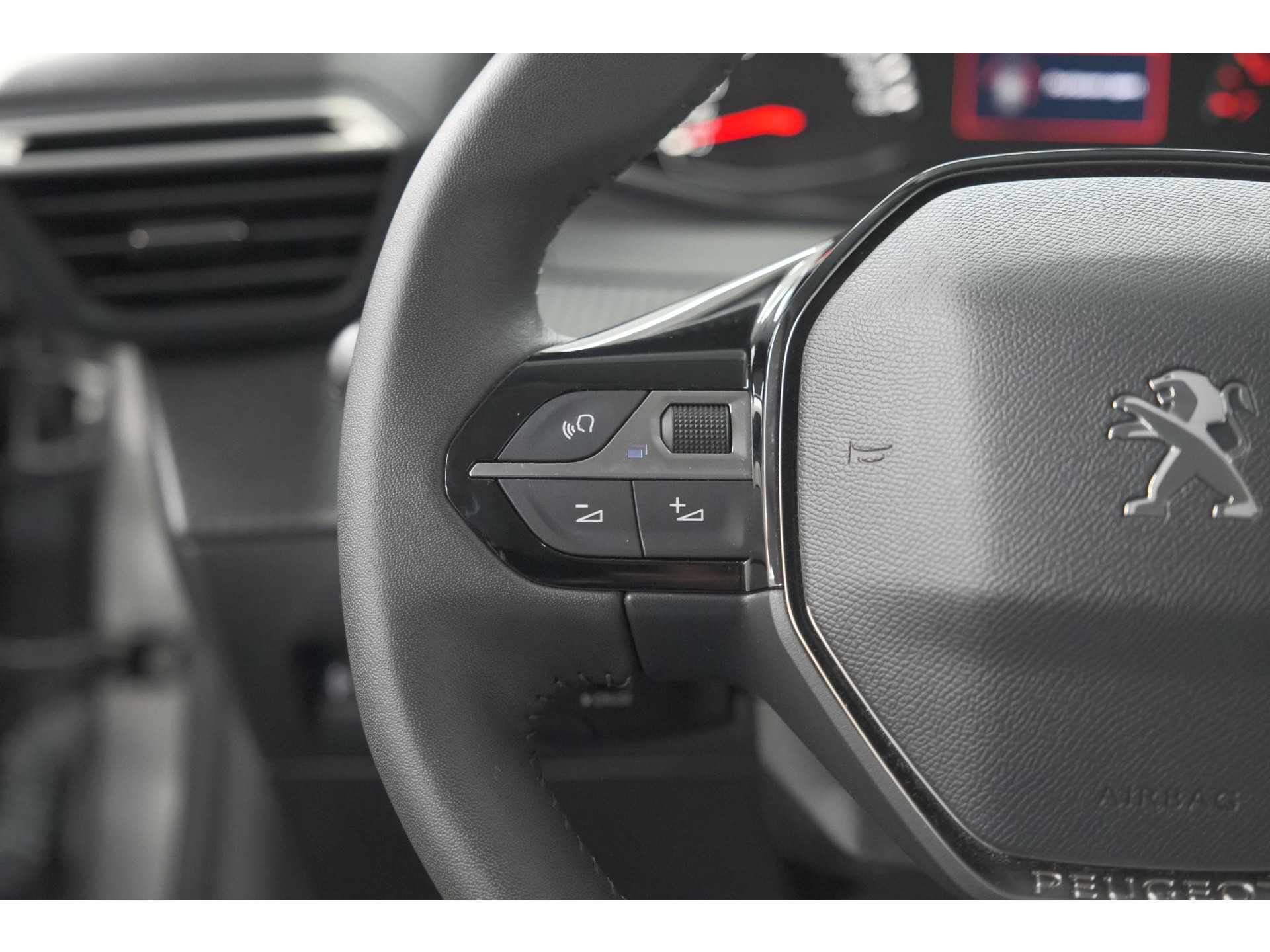 Peugeot 208 PureTech 100 Allure Pack | Camera | Apple Carplay | Stoelverwarming | Parkeersensoren