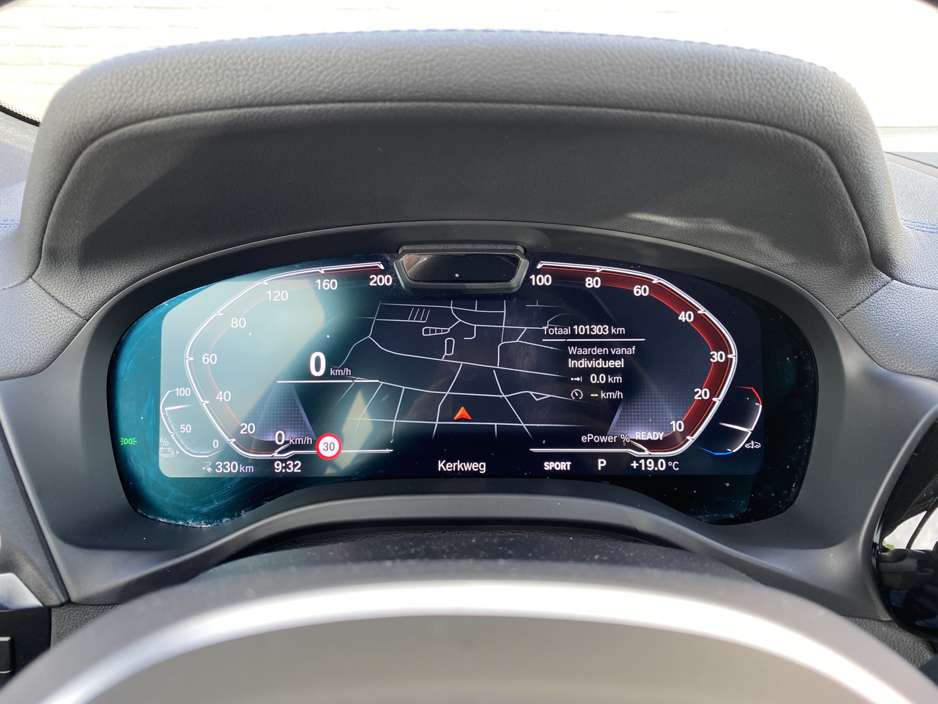 BMW iX3 M Sport High Executive 80 kWh | 1e eigenaar | dealer onderhouden | panoramadak | leder interieur | SOH accu 99.5%