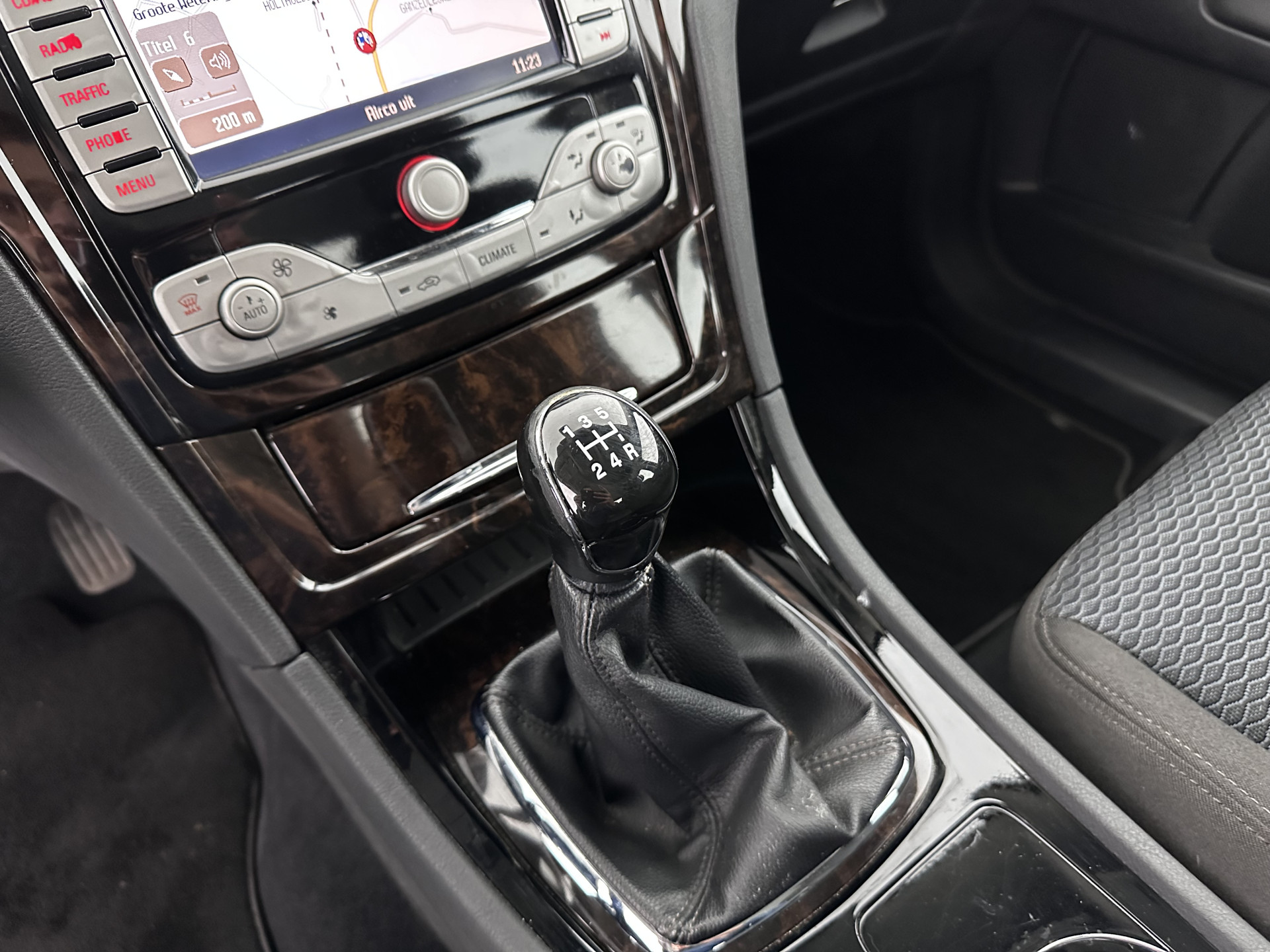 Ford Mondeo 2.0-16V Ghia *NAVI-FULLMAP | ECC | PDC | CRUISE | COMFORT-SEATS | 16"ALU*