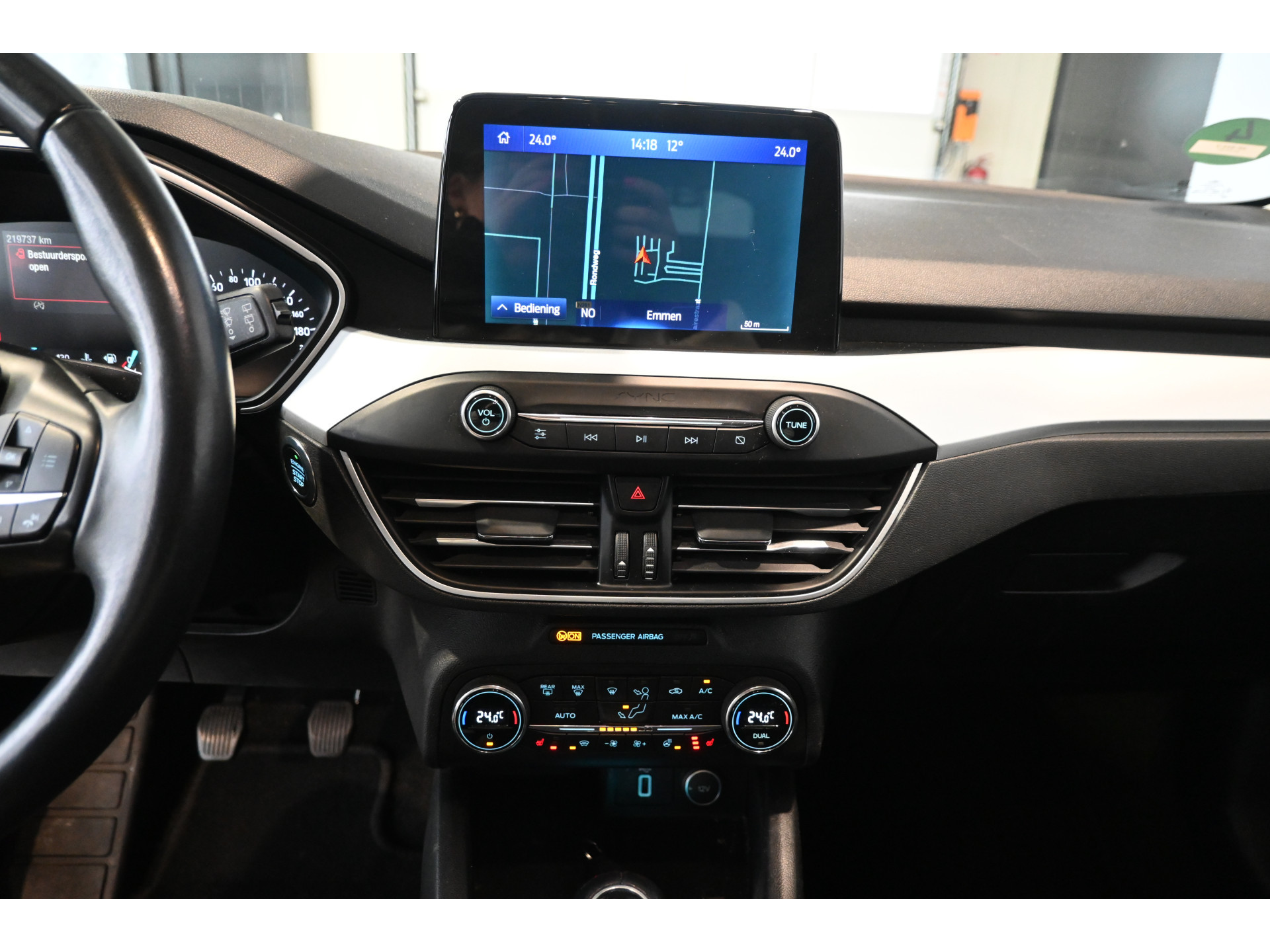 Ford Focus 1.0 EcoBoost Edition Business Lane Assist Adaptieve Cruise Trekhaak Apple Carplay Clima Stoel/Stuur verwarming Inruil Mogelijk!