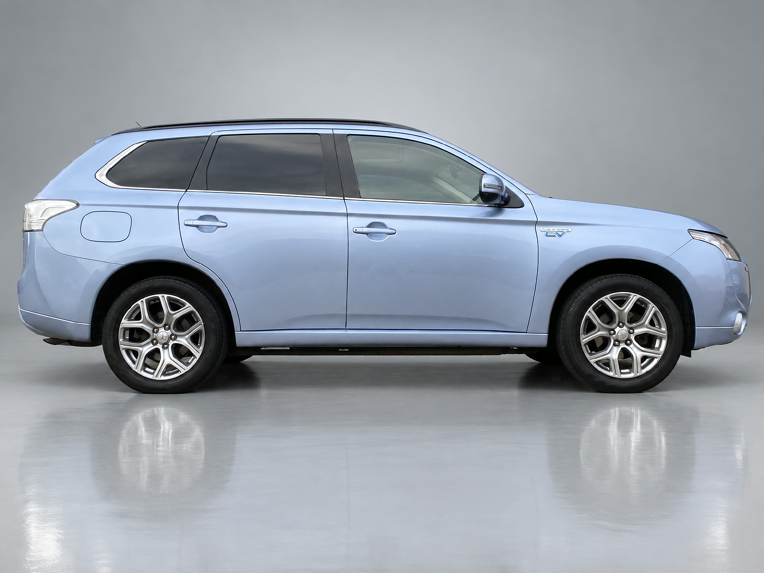 Mitsubishi Outlander 2.0 PHEV Instyle 4WD 203 pk | navigatie | leder interieur | schuifdak | trekhaak | elektr. achterklep