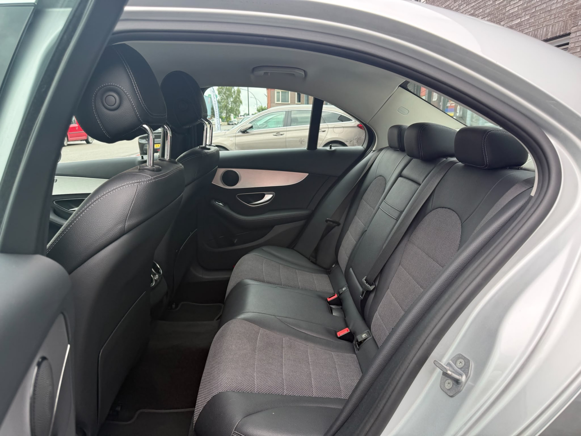 Mercedes-Benz C-klasse 180 Business Solution | 2E EIGENAAR |3/6/12MND GARANTIE | AUTOMAAT | CRUISE | LED | CAMERA | STOELVERW. | NAVI |