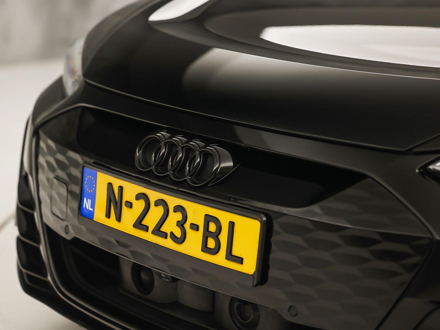 Audi e-tron GT GT 93 kWh Automaat 476Pk (PANORAMADAK, SOH 92,8%, APPLE CARPLAY, 360 CAMERA, MATRIX LED, BANG&OLUFSEN, ELEKTRISCHE STOELEN, STOELVERWARMING/KOELING, NIEUWSTAAT)
