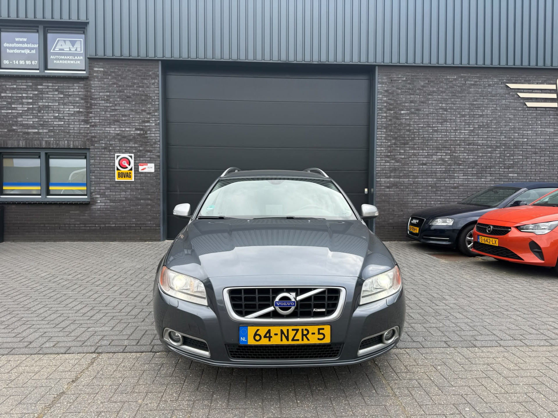 Volvo V70 2.0T R-Edition | 3E EIGENAAR | AUTOMAAT | LEDER | NAVI | XENON | CRUISE | TREKHAAK |