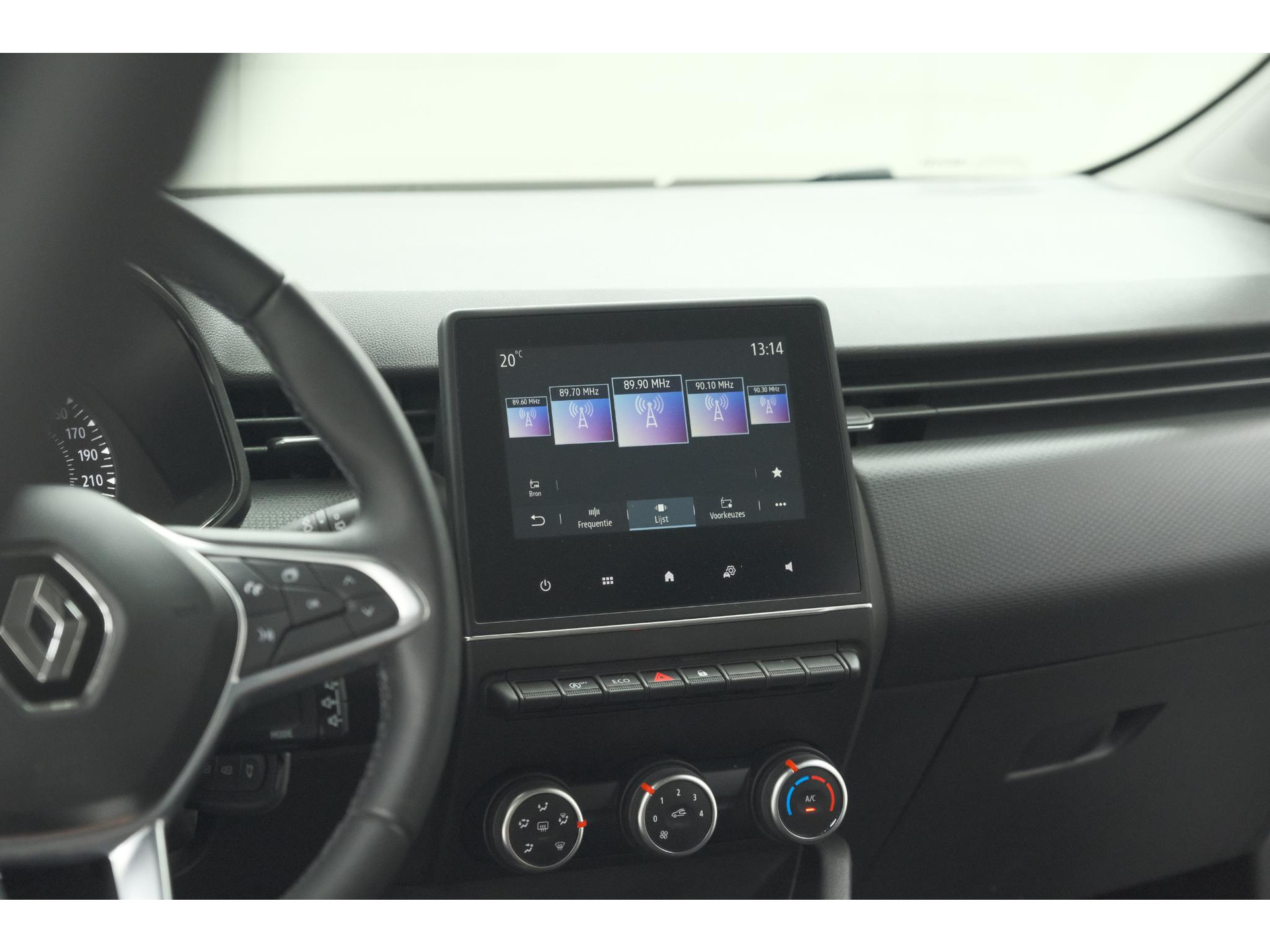 Renault Clio TCe 90 Equilibre | Parkeersensoren | Apple Carplay | Cruise Control