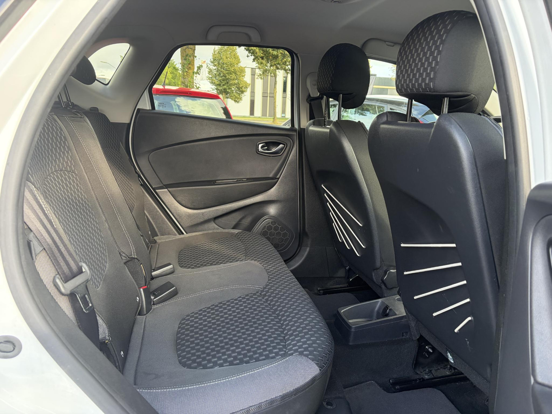 Renault Captur 0.9 TCe Intens ✓1e Eigenaar✓Camera ✓Keyless✓Airco✓Cruise✓Dealer Onderhouden✓LED koplampen✓Dodehoeksensor✓17'' Lm velgen✓Pdc V+A✓N.A.P✓Bj 12-2017✓Apk tot 01-2027