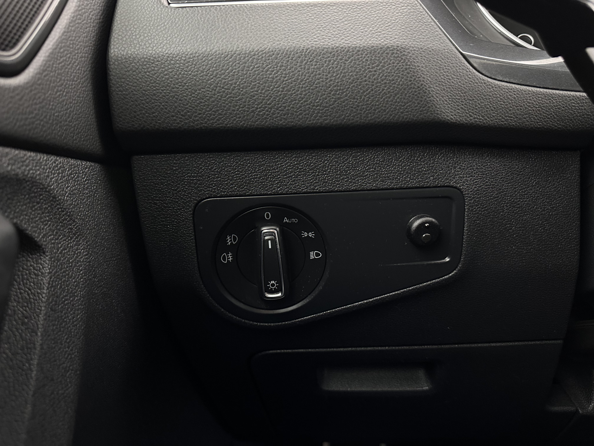 Volkswagen Tiguan 2.0 TSI 4Motion R-Line Highline Aut. *ADAPTIVE-CRUISE | LEATHER-MICROFIBRE | FULL-LED | NAVI-FULLMAP | HEATED-SPORTSEATS | CAMERA | SHIFTPADDLES | PRIVACYGLASS | CARPLAY | ECC | PDC | 20''ALU*