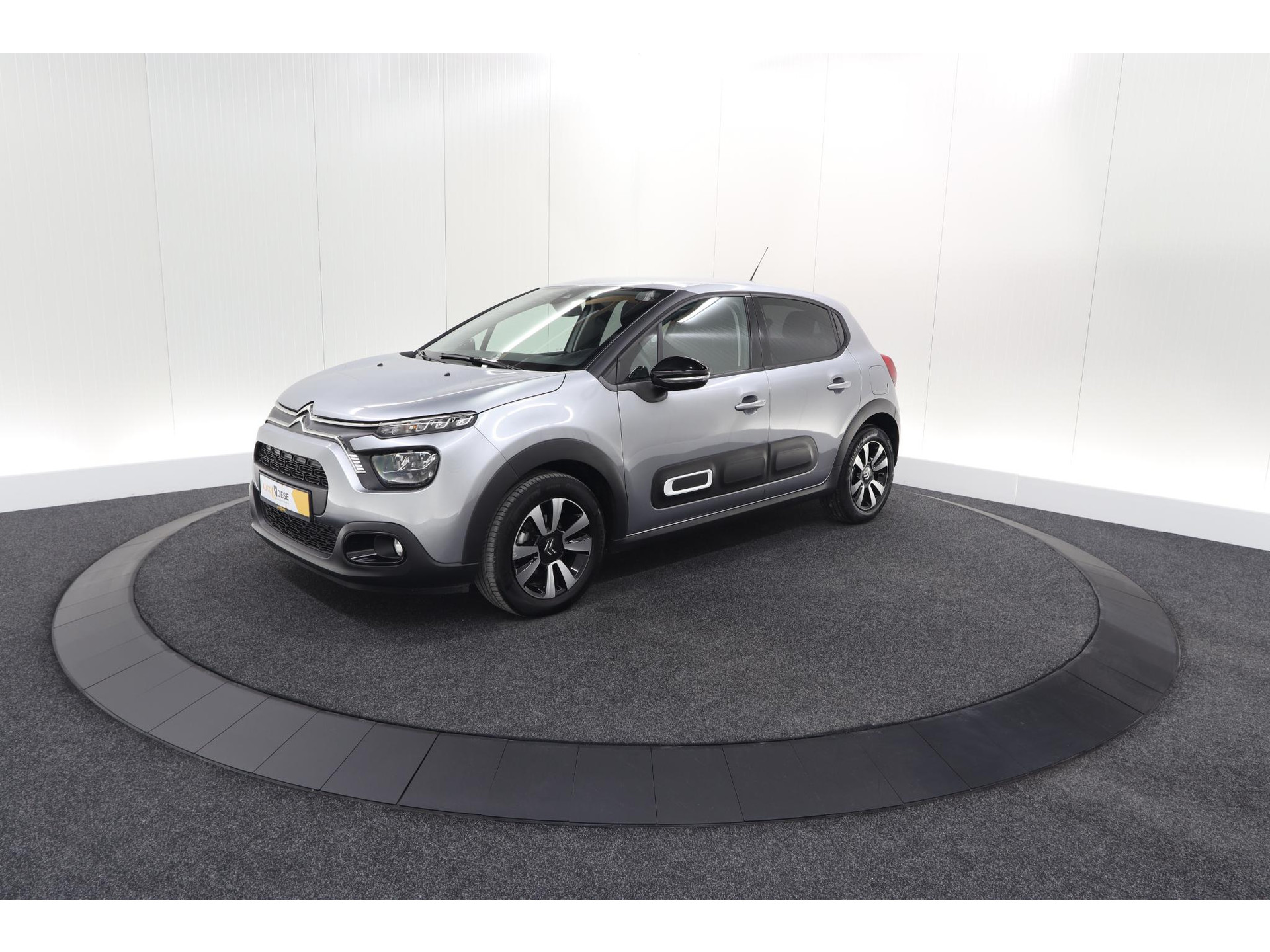 Citroen C3 PureTech 110 EAT6 Max | Apple Carplay | Parkeersensoren | Climate Control | 16 Inch Lichtmetalen Velgen