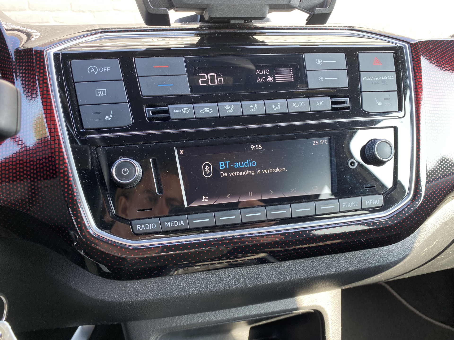 Volkswagen Up! 1.0 TSI GTI 116 pk | 17 inch lichtmetaal | stoelverwarming | climate control | zwart dak-spiegels | NL auto