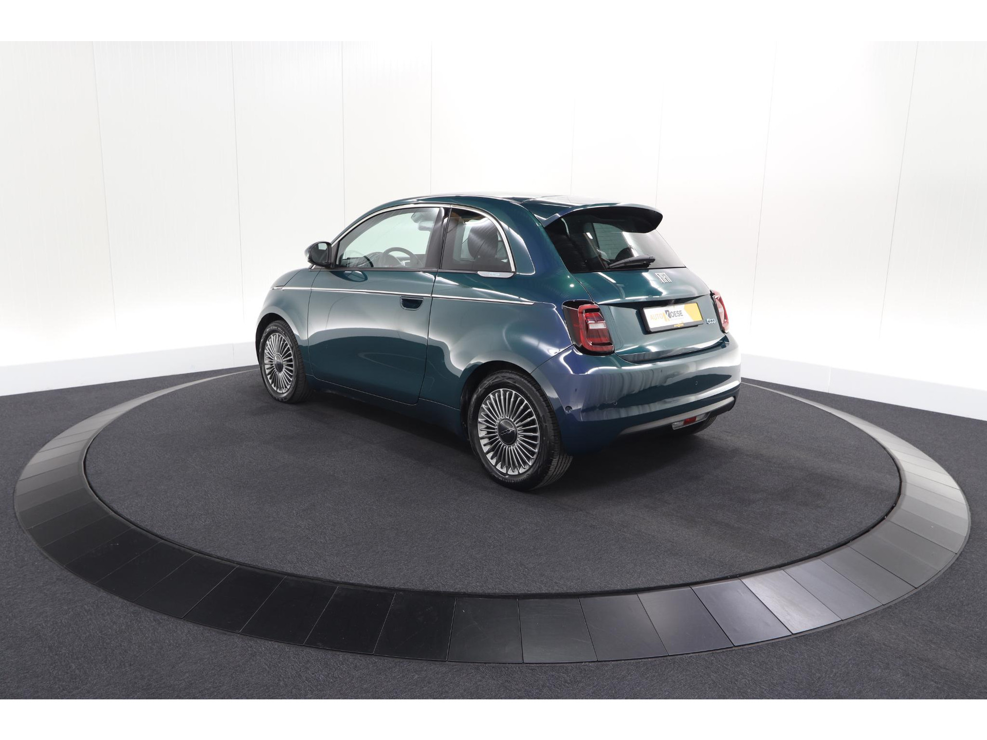 Fiat 500 Icon 42 kWh | 96,1% SOH | Convenience Pack | Camera | Dodehoekdetectie | Stoelverwarming