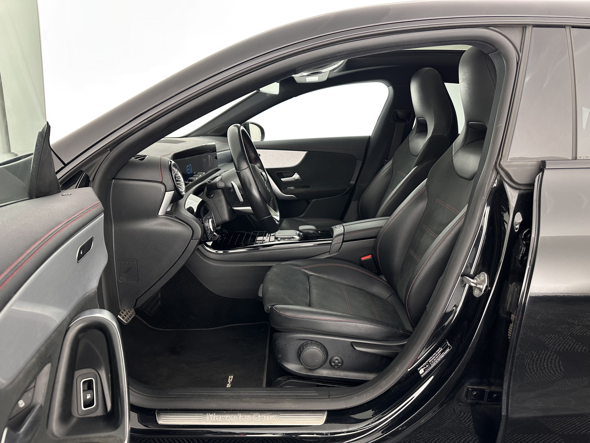 Mercedes-Benz CLA-klasse Shooting Brake 250 e AMG Limited Business Solution ( Plug-in ) (INCL-BTW) *PANO | LEATHER-MICROFIBRE | FULL-LED | AMBIENTLIGHT | BLINDSPOT | HEATED-SPORTSEATS | WIDESCREEN-DIGICOCKPIT | DAB+ | NAVI-FULLMAP | CAMERA | PRIVACYGLASS