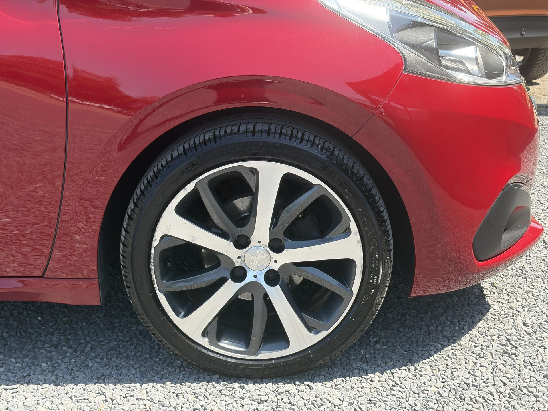 Peugeot 208 1.2 PureTech Allure 1e Eigenaar,D-riem vv in 2023,Afn.Trekhaak,Dealer Onderhouden,Carplay,Navi,Clima,Cruise,Lm velgen,110pk,N.A.P,Pdc,Apk tot 07-2027
