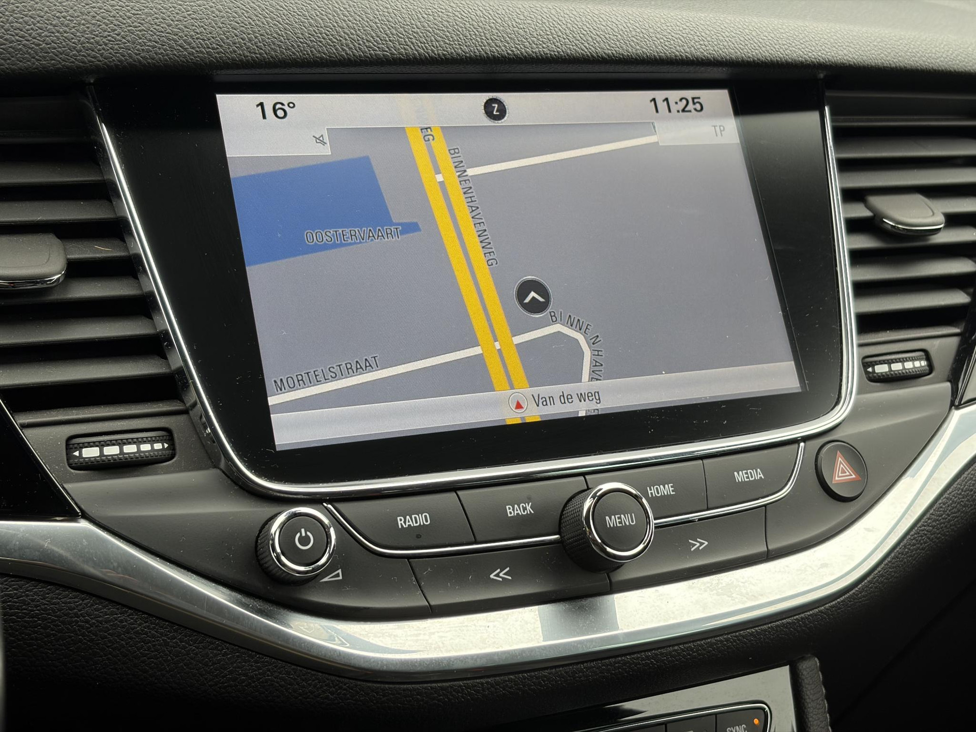 Opel Astra Sports Tourer 1.4 Innovation Dealer Onderhouden l 150pk l Carplay l 2e Eigenaar l Camera l Trekhaak l Keyless l Navi l Halfleder l Pdc V+A l 6 Bak l Clima l Cruise l Rijstrooksensor l Dodehoeksensor l N.A.P l Apk tot 01-2027