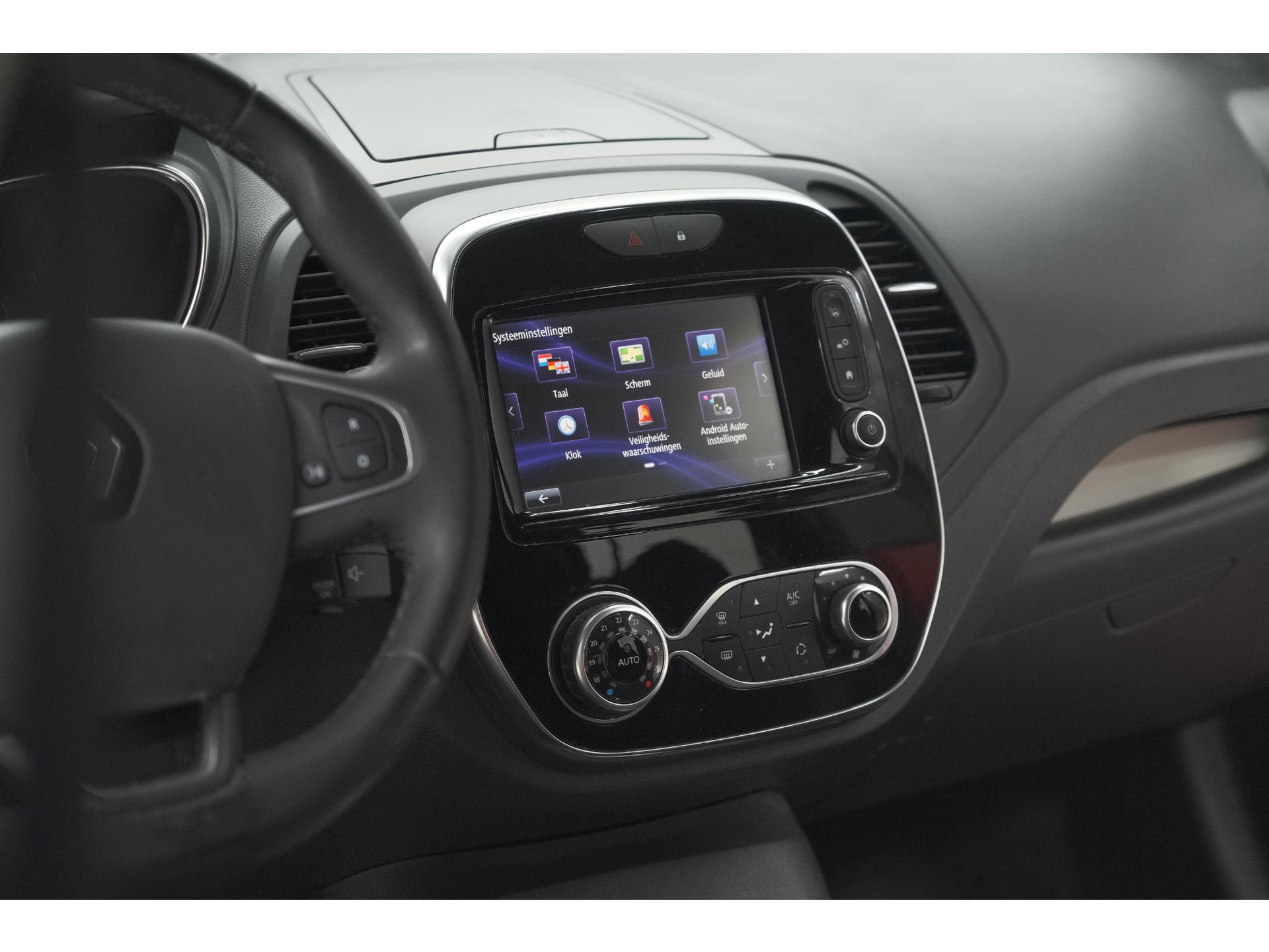 Renault Captur TCe 90 Intens | Trekhaak | Camera | Dodehoekdetectie | Navigatie