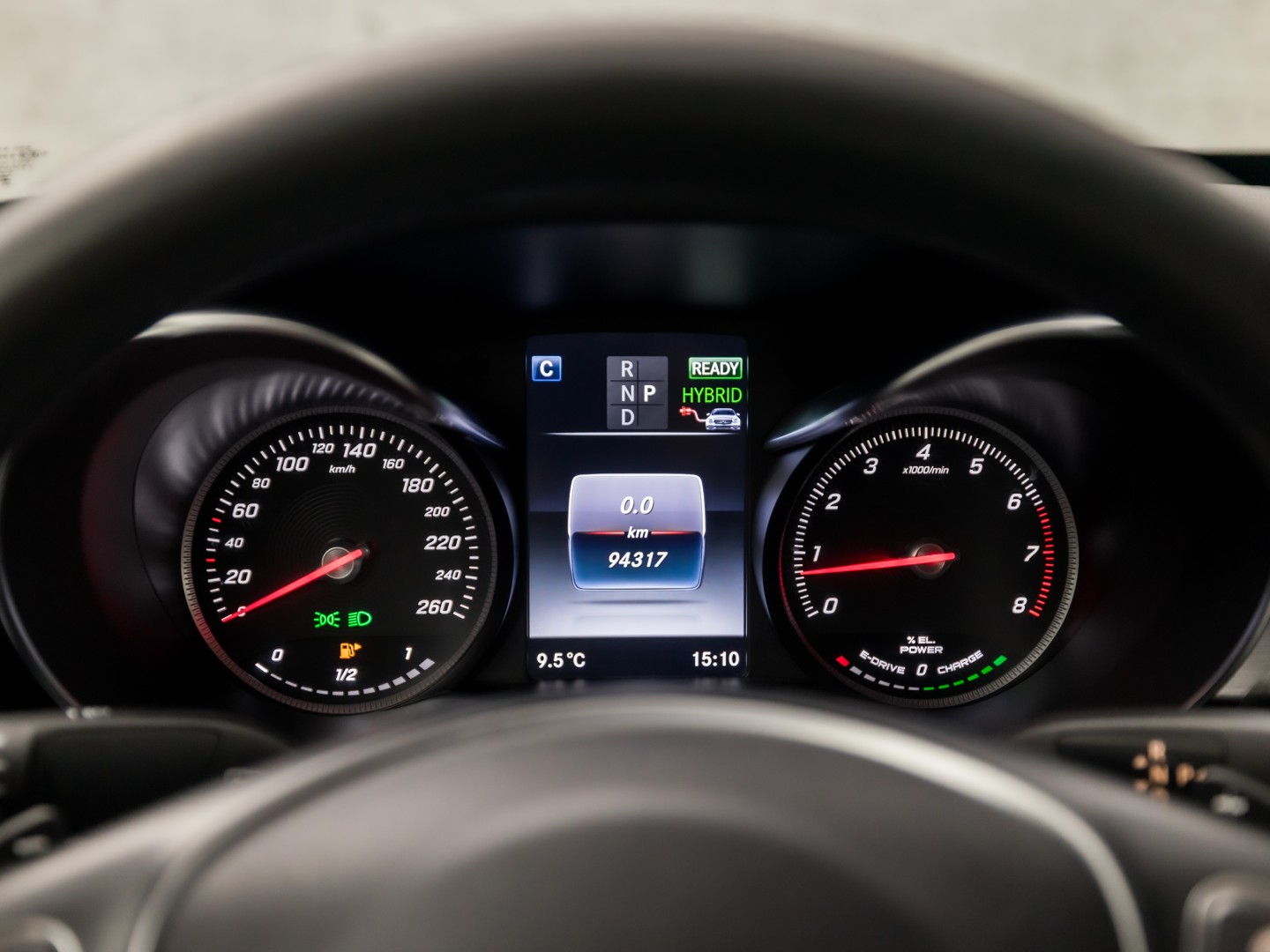 Mercedes-Benz C-Klasse 350 e AMG Sport 279Pk Automaat (NAVIGATIE, LUCHTVERING, ORG. NL, GETINT GLAS, ELEK SPORTSTOELEN, LEDER, CRUISE, KEYLESS START, TREKHAAK, NIEUWSTAAT)