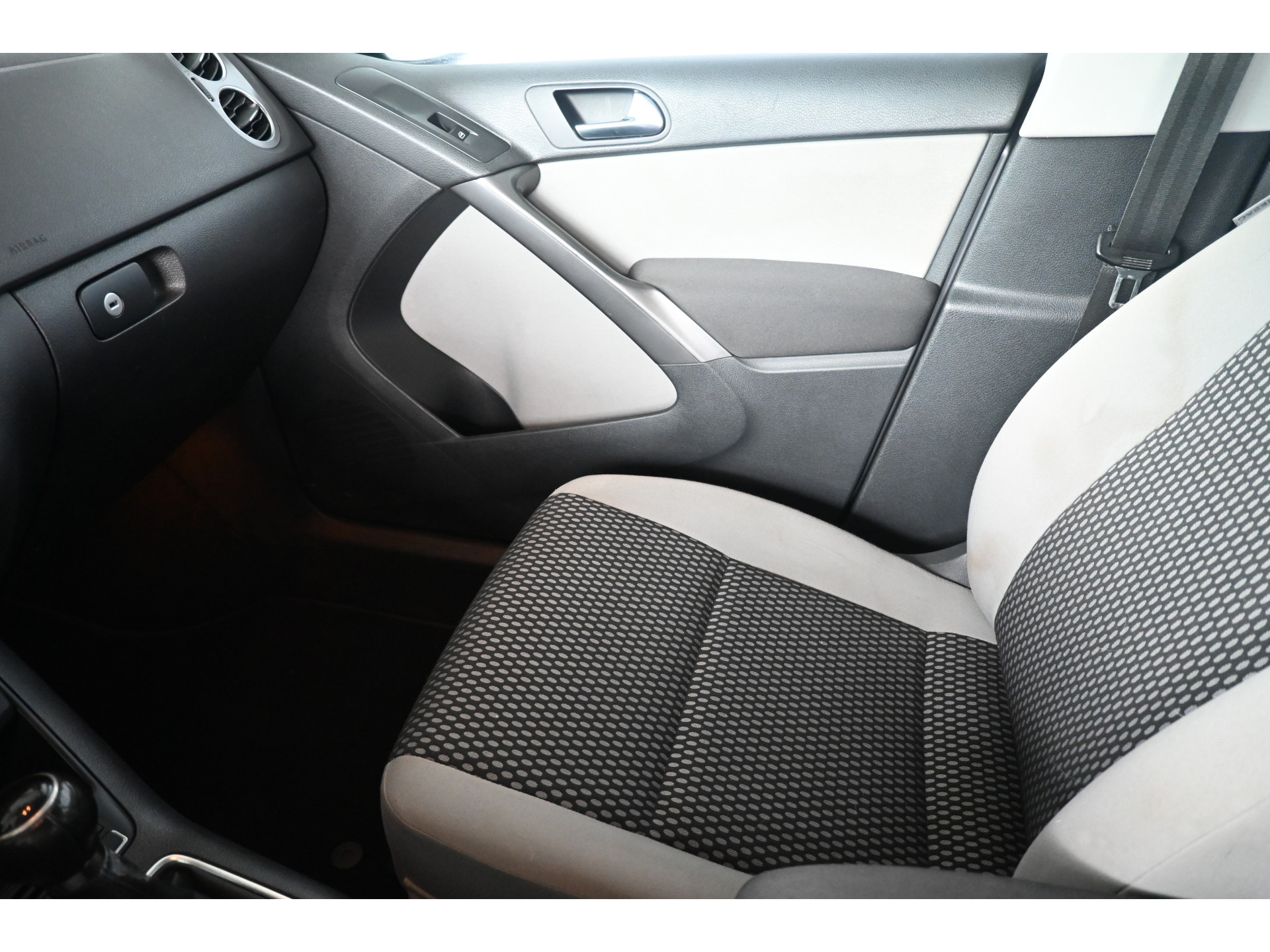 Volkswagen Tiguan 1.4 TSI Comfort&Design Ecc Airco Cruise Control Trekhaak Rijklaarprijs Inruil Mogelijk!