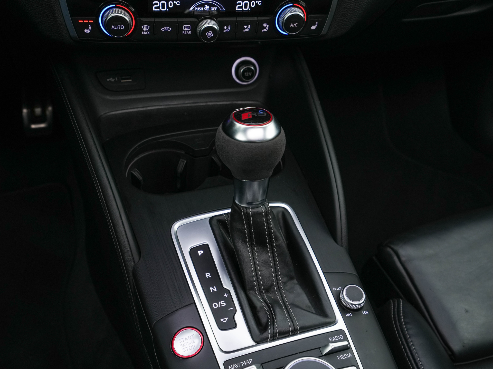 Audi RS3 2.5 TFSI quattro Aut. *RS-SEATS | PANO | NAPPA-FULL-LEATHER | DIGI-COCKPIT | BANG&OLUFSEN | APPLE-CARPLAY | ADAPTIVE-CRUISE | BLIND-SPOT | CAMERA | KEYLESS | NAVI-FULLMAP | DAB+ | MAGNETIC-RIDE | 19''ALU*