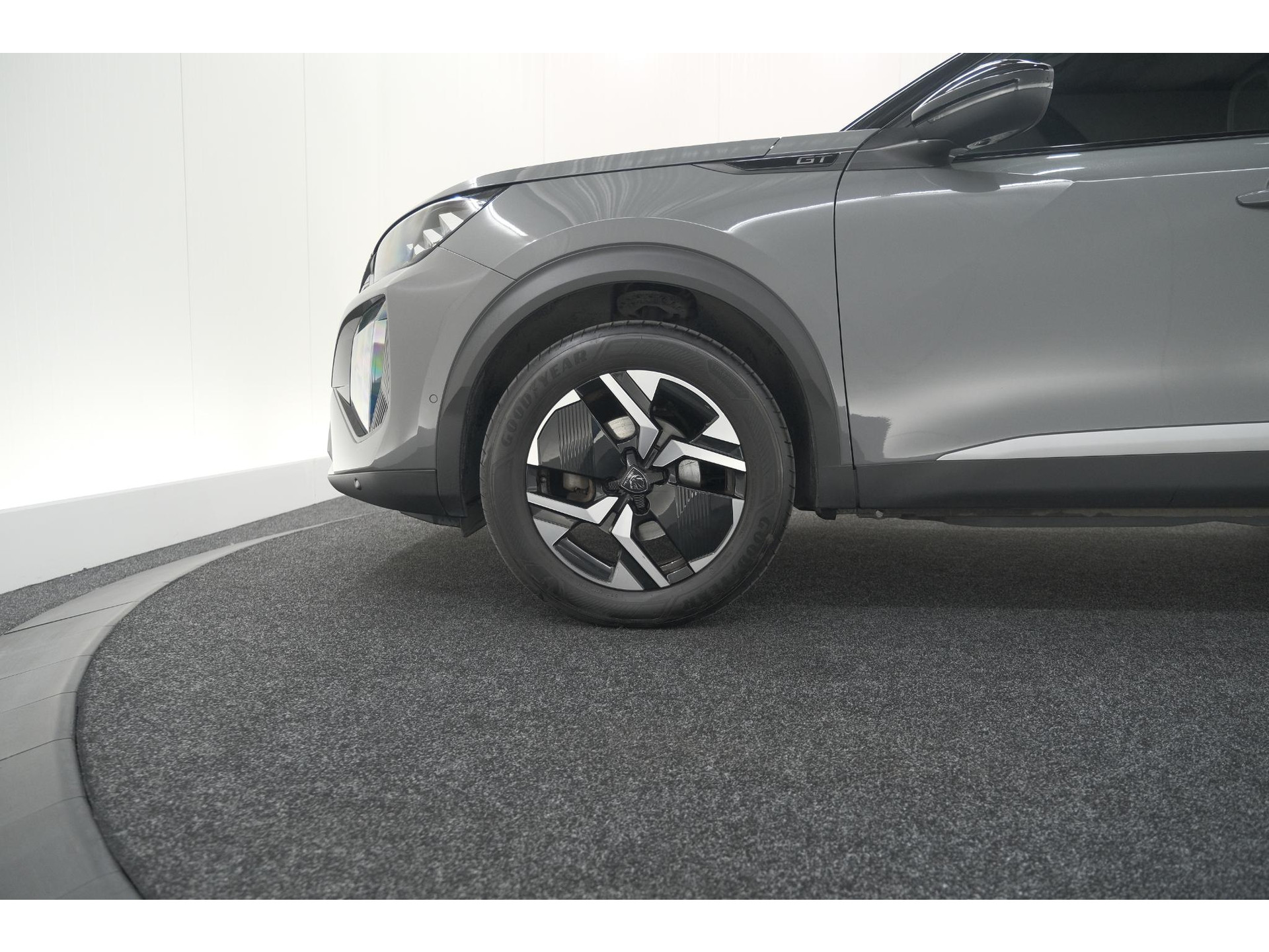 Peugeot 2008 PureTech 130 EAT8 GT | 360 Camera | Stoelmassage | Adaptieve Cruise Control | Dodehoekdetectie