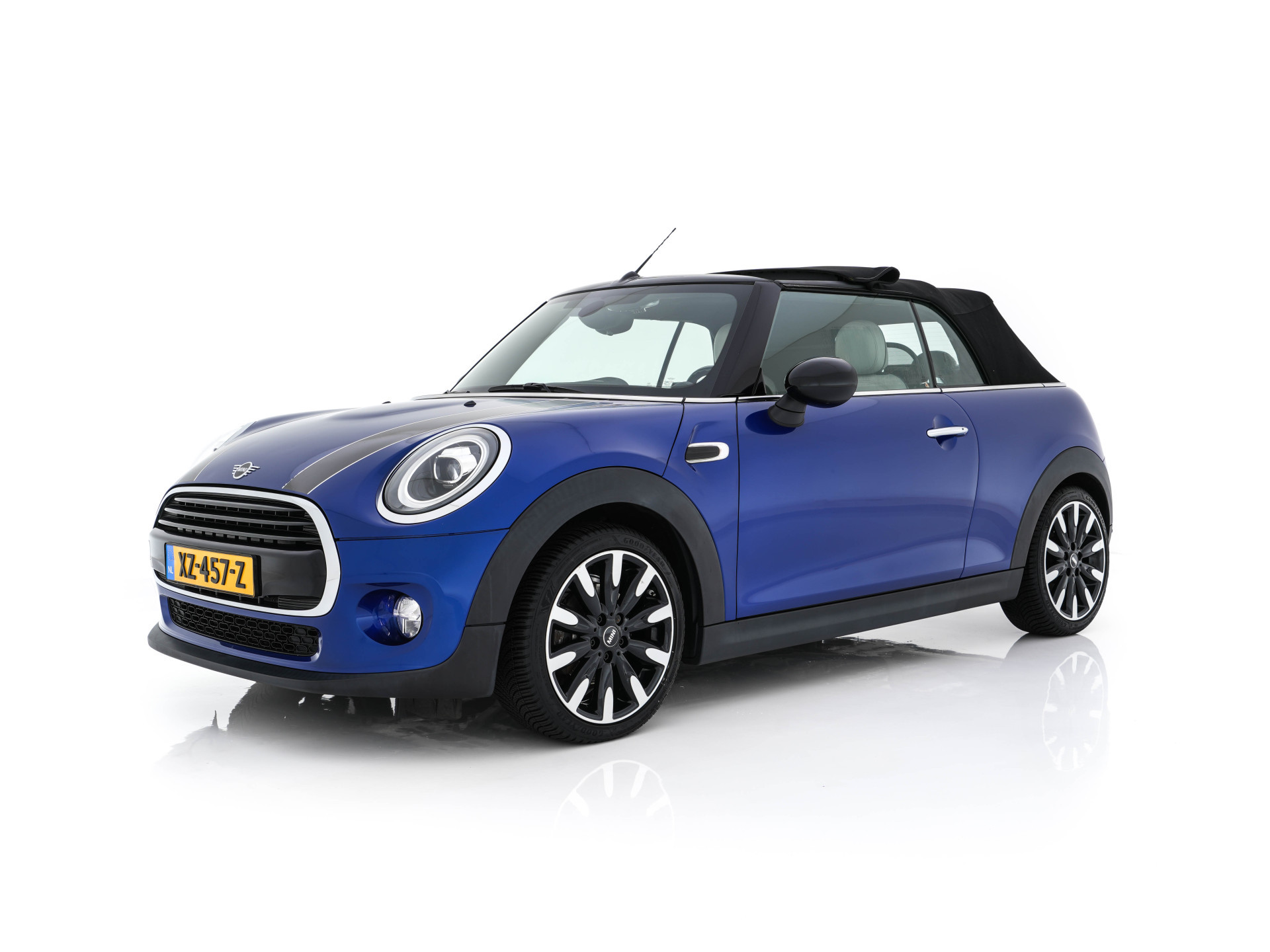 MINI Mini Cabrio 1.5 Cooper Chili *LEATHER | FULL-LED | HEATED-SPORTSEATS | KEYLESS | NAVI-FULLMAP | ECC | PDC | CRUISE | AMBIENT-LIGHT | AIRSCARF | 18''ALU*