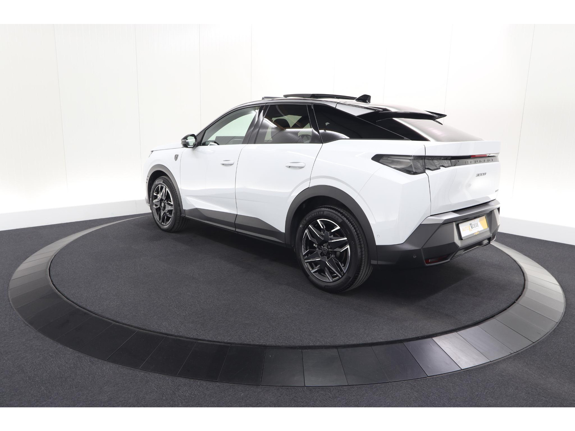 Peugeot 3008 1.2 Hybrid 136 GT | Panoramadak | FOCAL Audio | Alcantara Executive Pakket | 360 Camera | Adaptieve Cruise Control