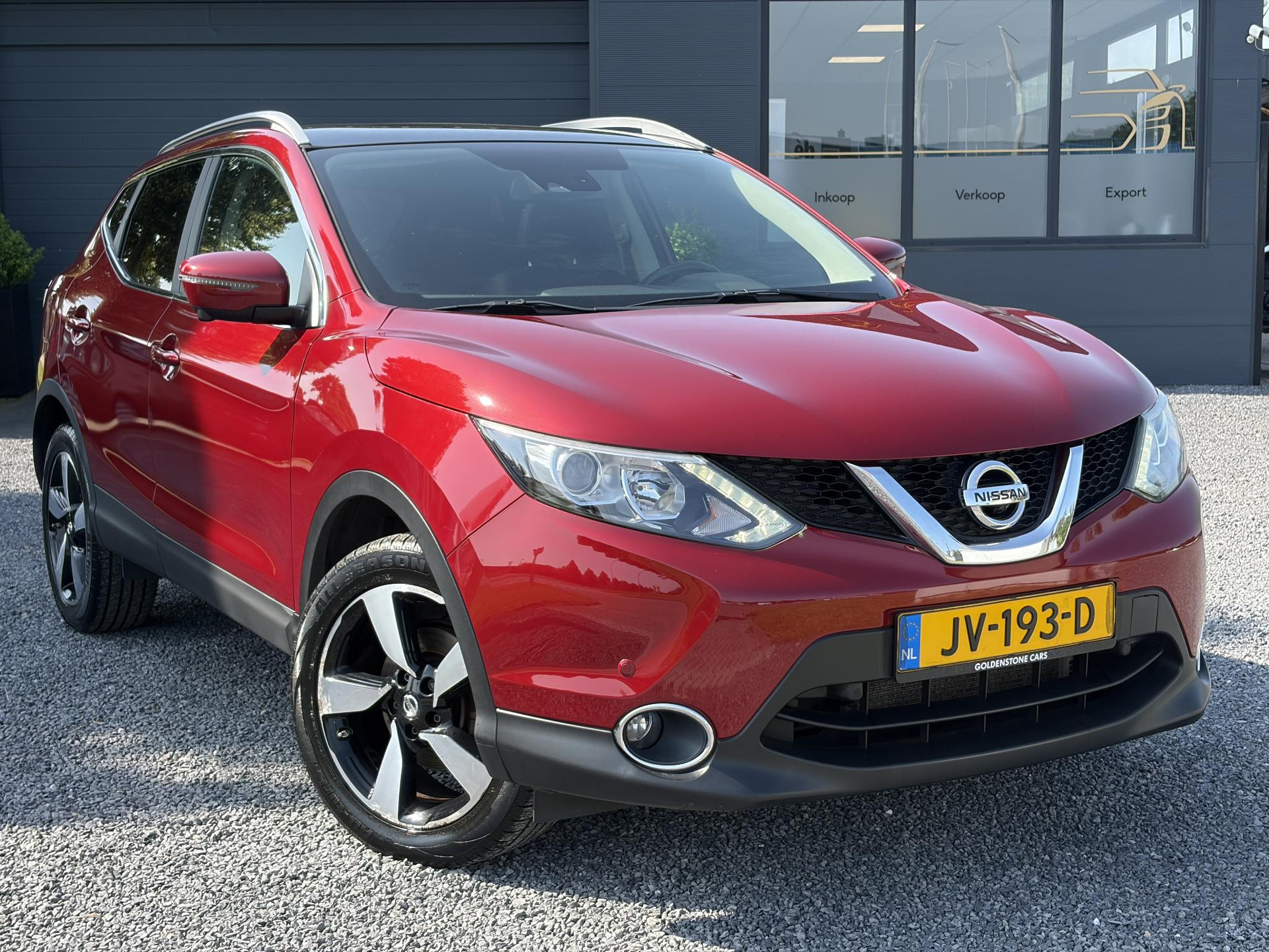 Nissan Qashqai 1.2 N-Connecta 360° Camera,Pano,Trekhaak,Navi,Clima,Cruise,Pdc V+A,Lm velgen,6 Bak,Dakrails,N.A.P,115pk,Apk tot 11-2026