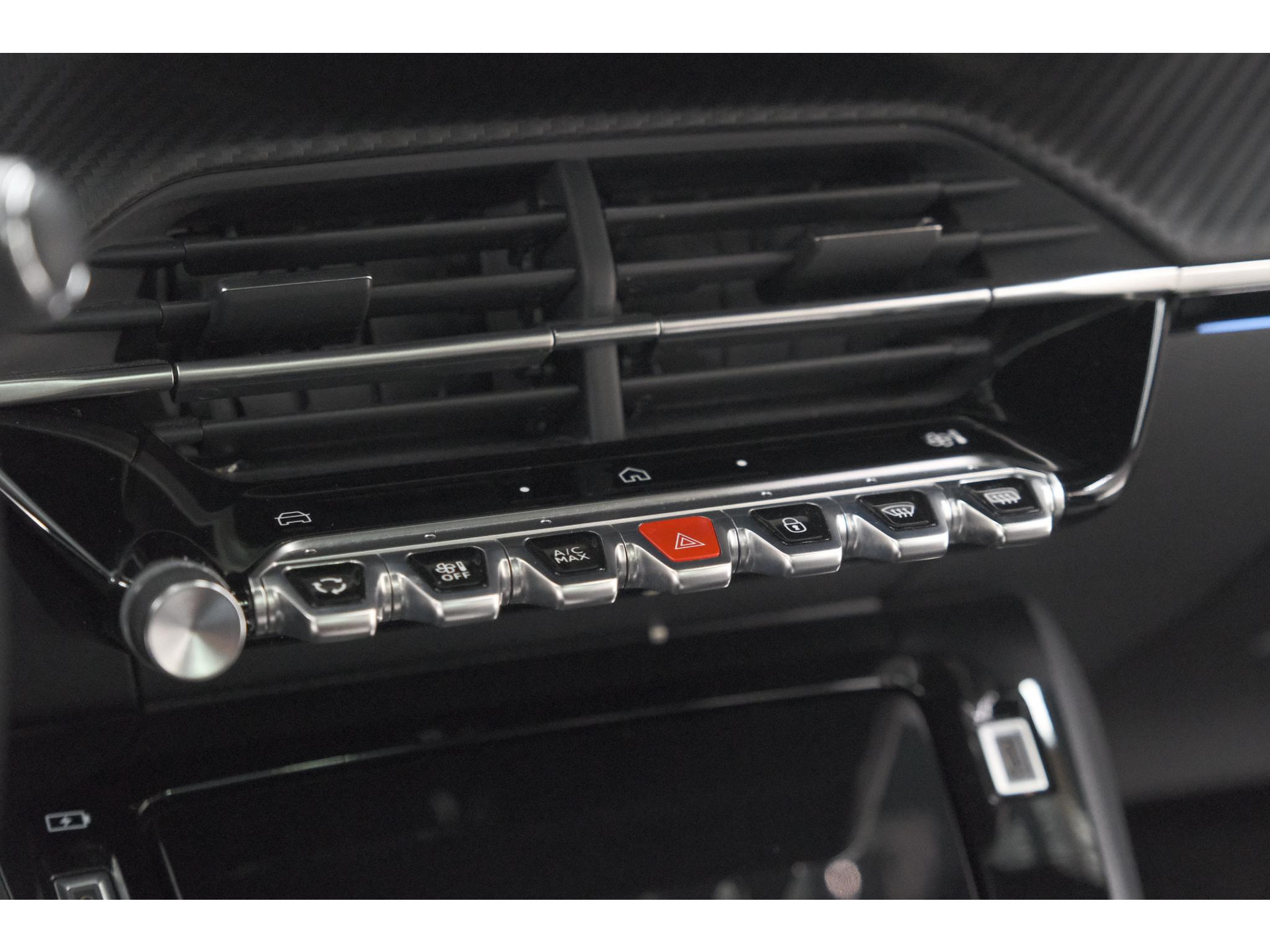 Peugeot e-2008 EV GT Avantage 54 kWh | 96.8% SOH | 11 KW Lader | 360 Camera | Panoramadak | Dodehoekdetectie
