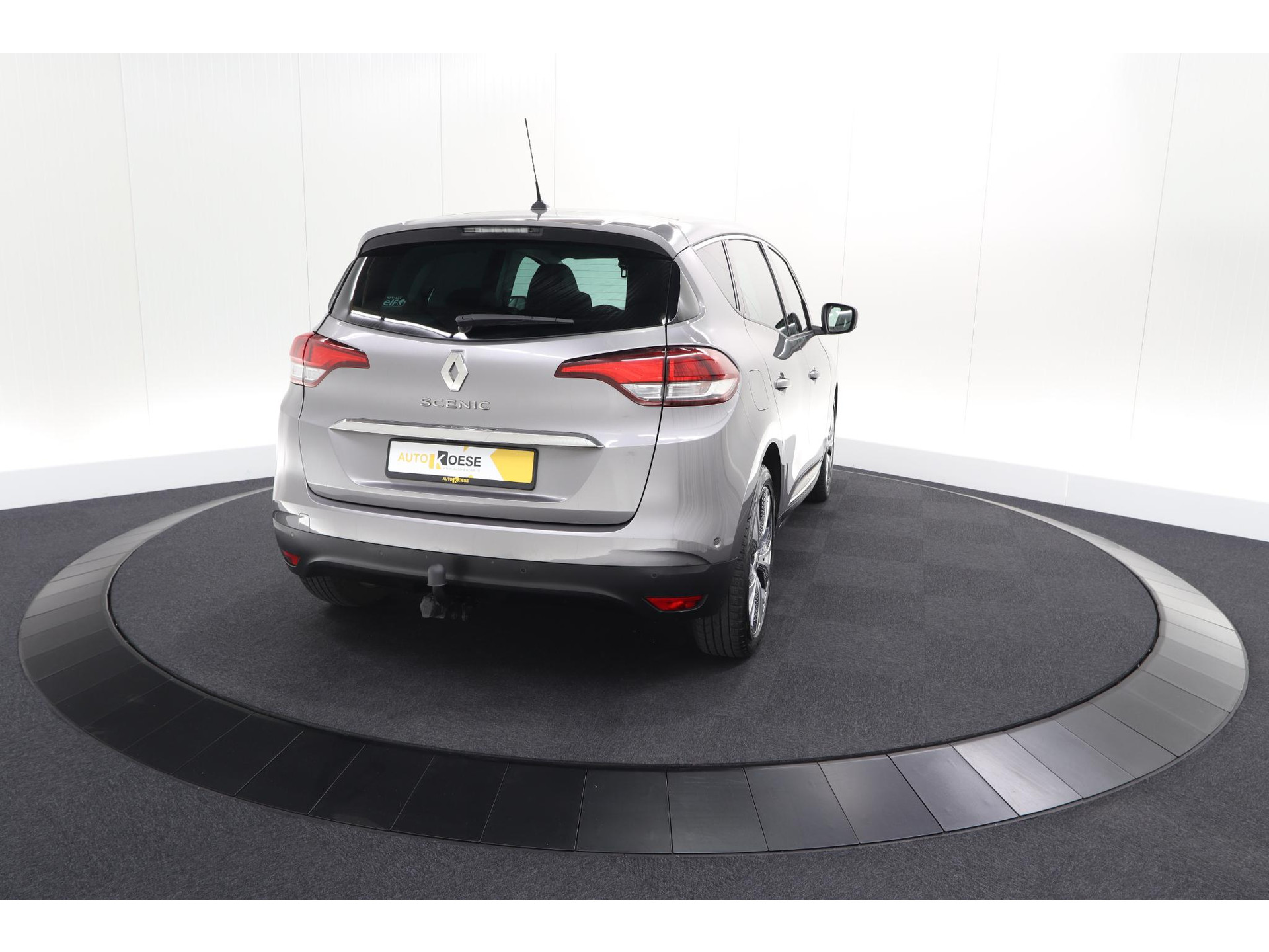 Renault Scénic TCe 130 Intens | Trekhaak | Panoramadak | Camera | Apple Carplay | Dodehoekdetectie