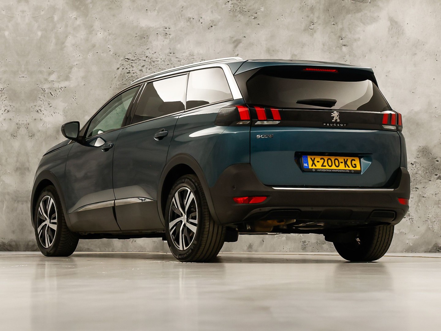 Peugeot 5008 1.2 PureTech GT-Line 7 Persoons Automaat 131Pk (GROOT NAVI, APPLE CARPLAY, 360 CAMERA, SPORTSTOELEN, KEYLESS, VIRTUAL DASHBOARD, LM VELGEN, NIEUWE APK)