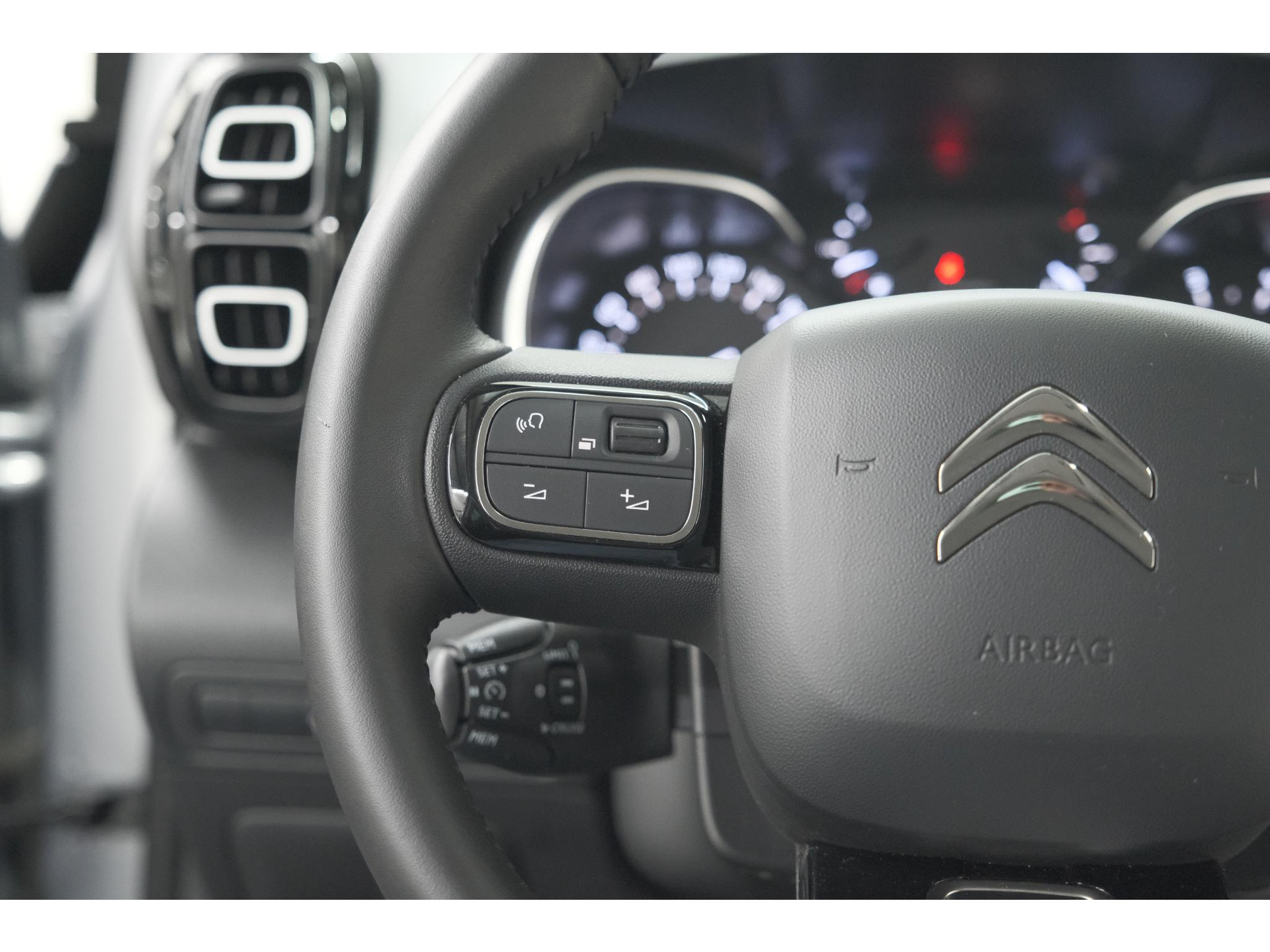Citroen C3 Aircross PureTech 130 EAT6 Max | Allseason Banden | Parkeersensoren | Navigatie | Apple Carplay