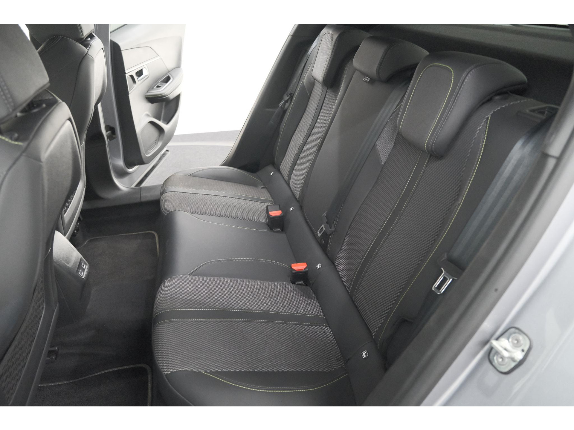 Peugeot e-2008 EV GT 50 kWh | 3 Fase | 360 Camera | Adaptieve Cruise Control | Dodehoekdetectie